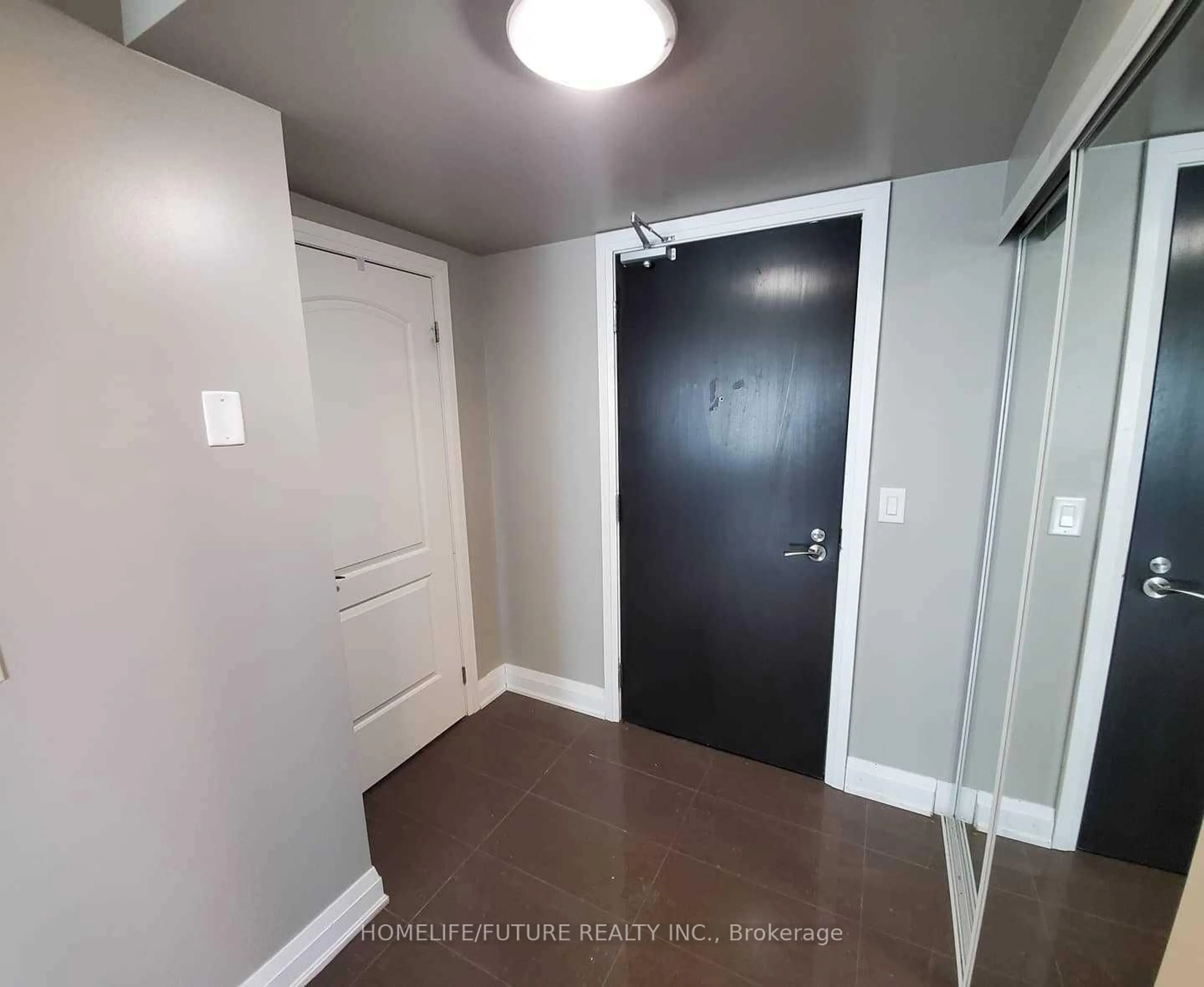 Indoor entryway for 20 North Park Rd #511, Vaughan Ontario L4J 0G7