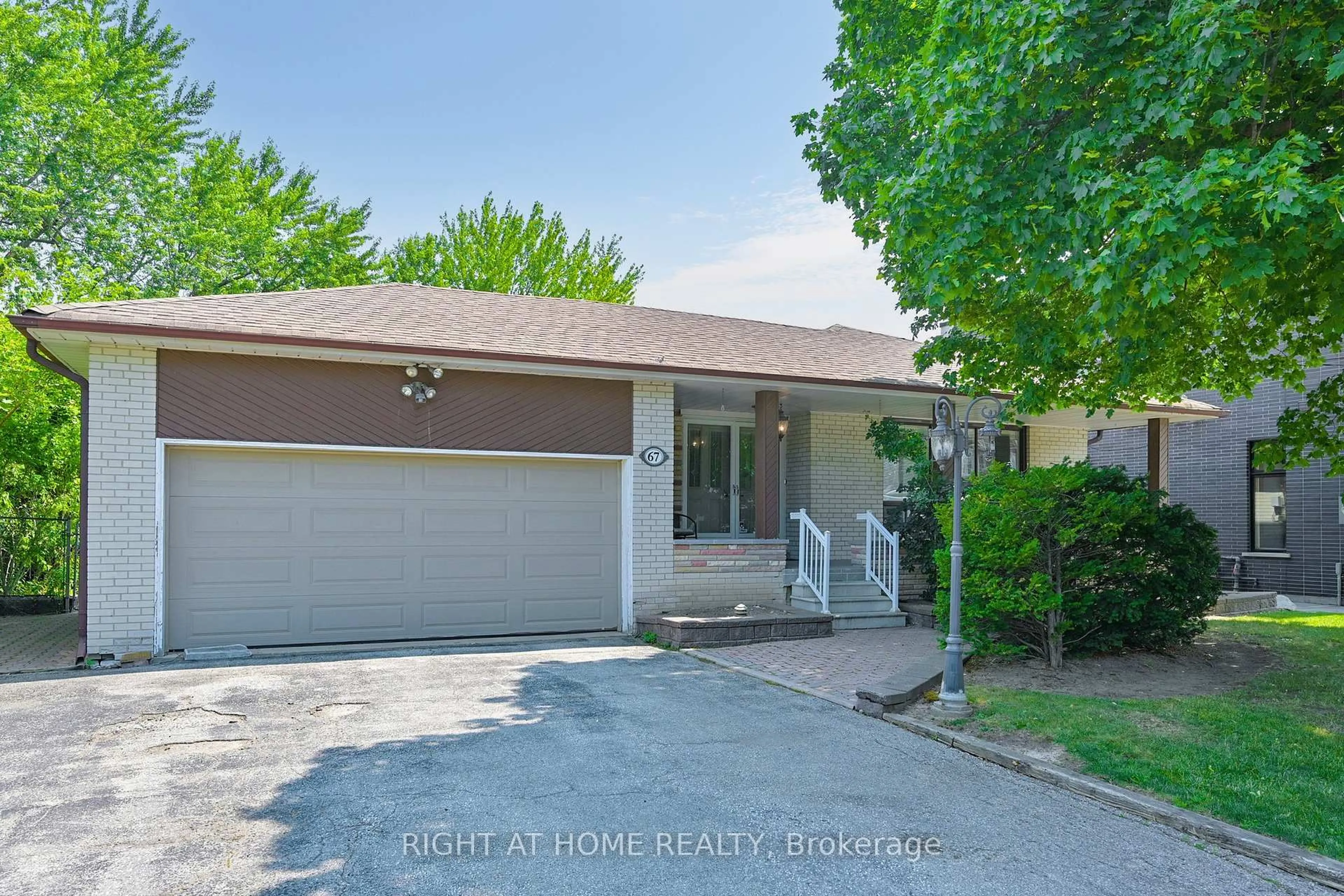 A pic from outside/outdoor area/front of a property/back of a property/a pic from drone, street for 67 Netherford Rd, Vaughan Ontario L6A 1E1