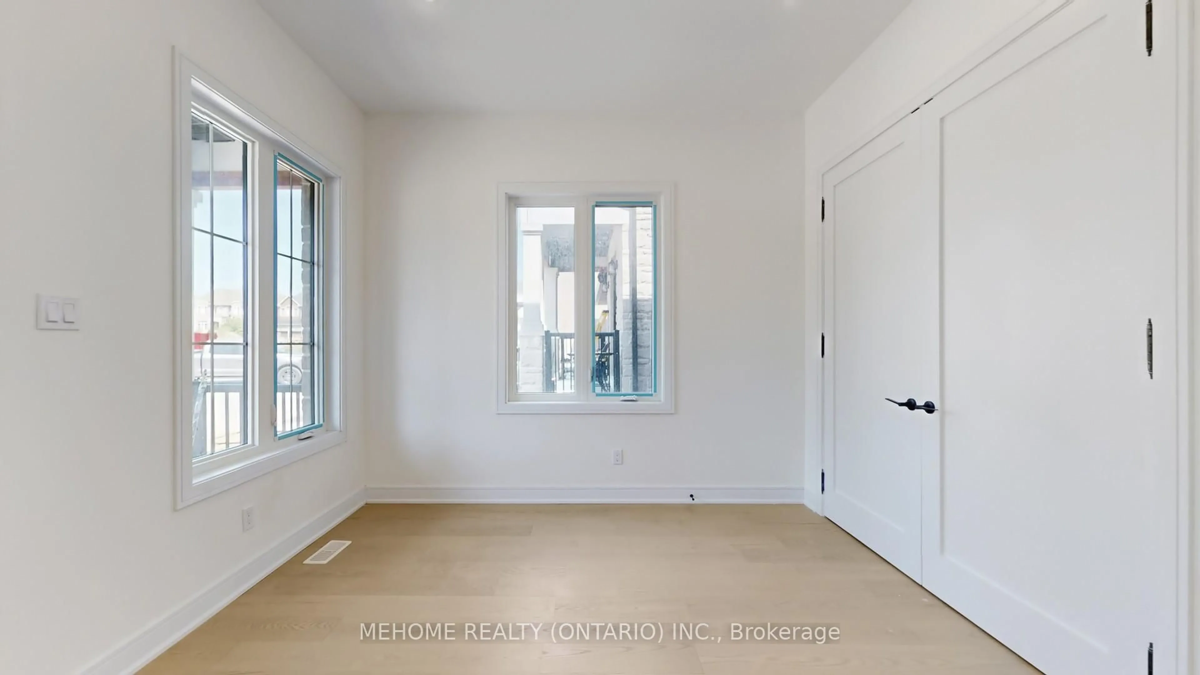 Indoor entryway for 81 Post Oak Dr, Richmond Hill Ontario L4E 4G9