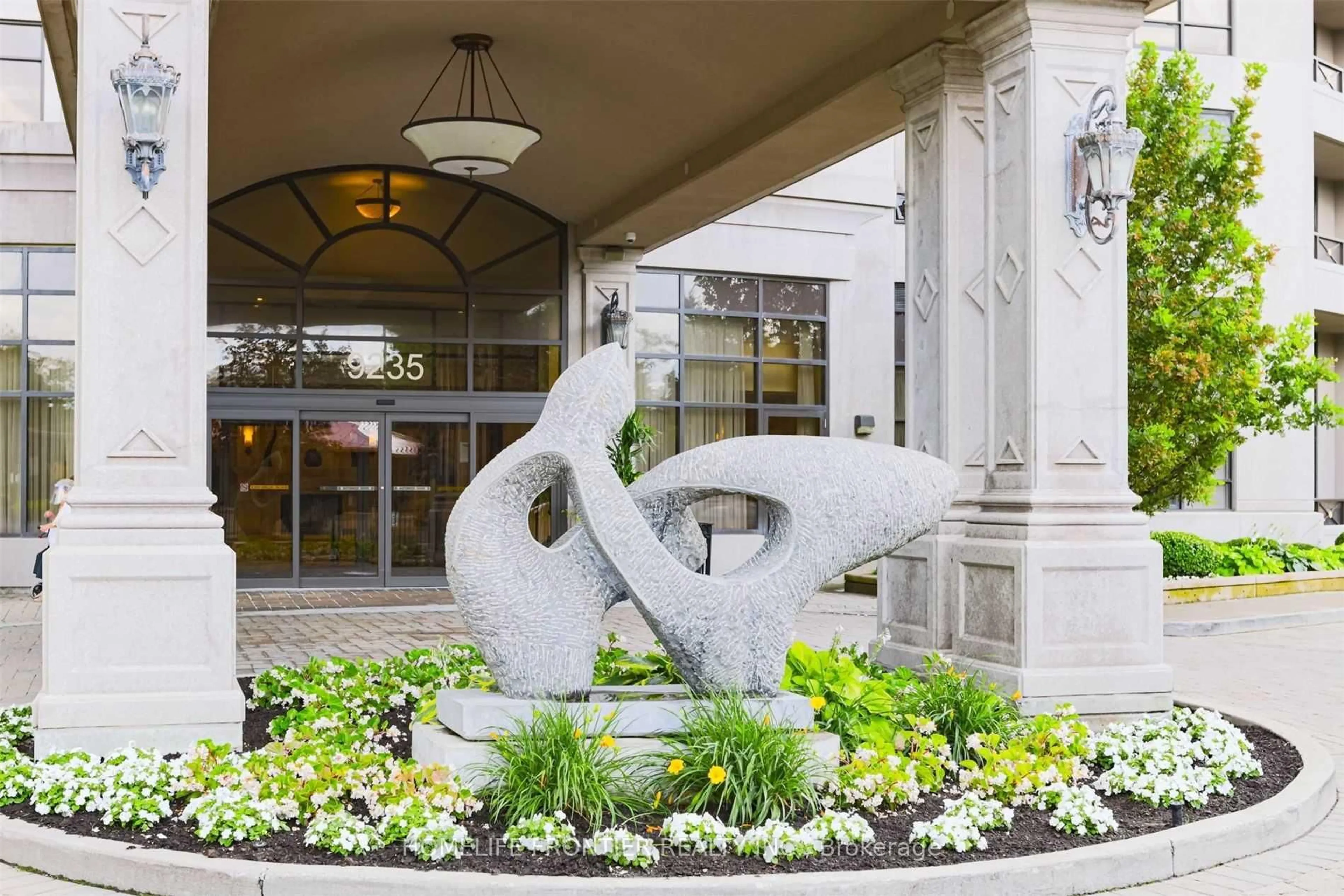 Lobby for 9235 Jane St #511, Vaughan Ontario L6A 0J8