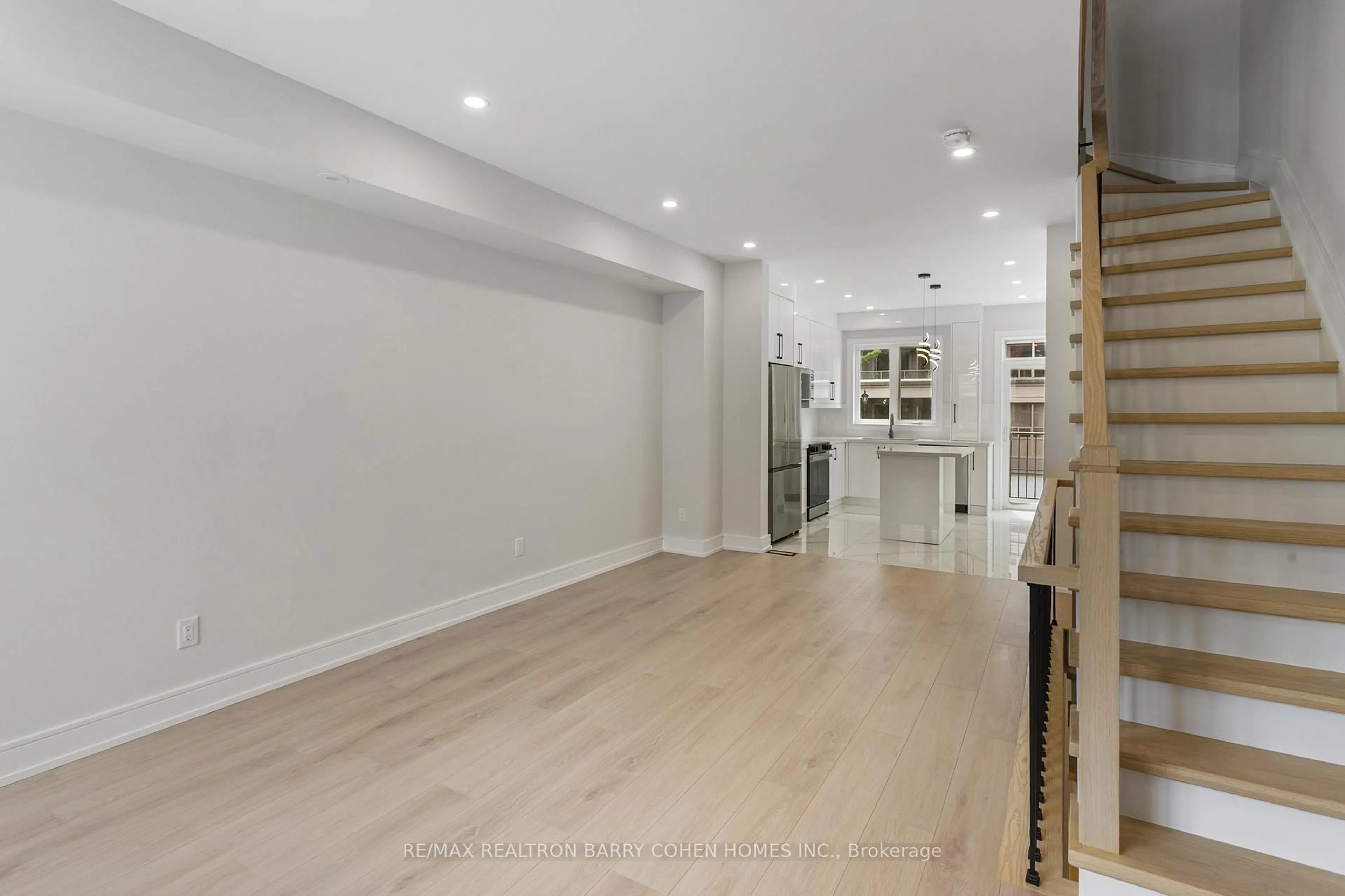 Unknown for 21 Galleria Pkwy #21, Markham Ontario L3T 0A4