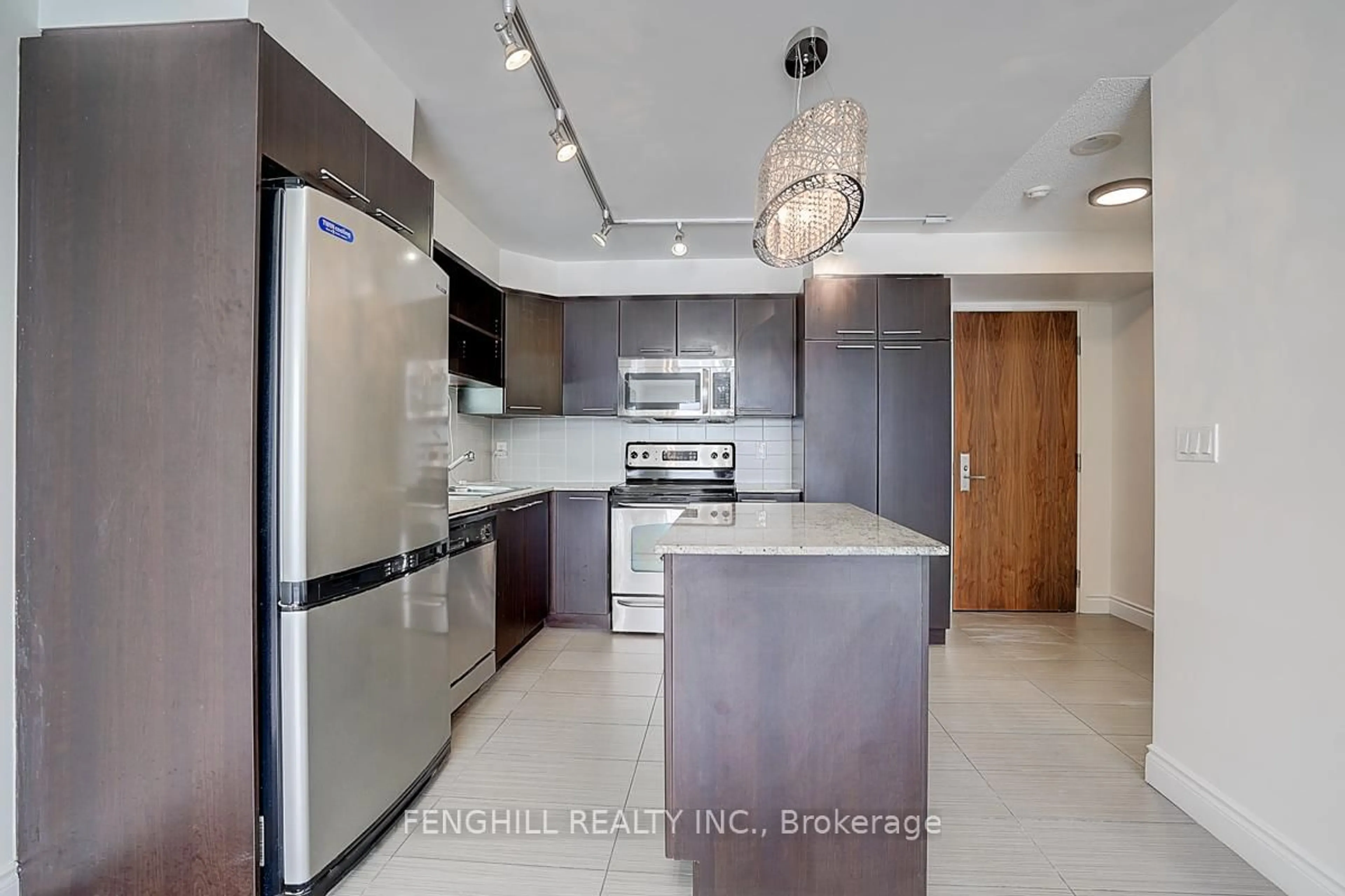 Open concept kitchen, ceramic/tile floor for 37 Galleria Pkwy #709, Markham Ontario L3T 0A5