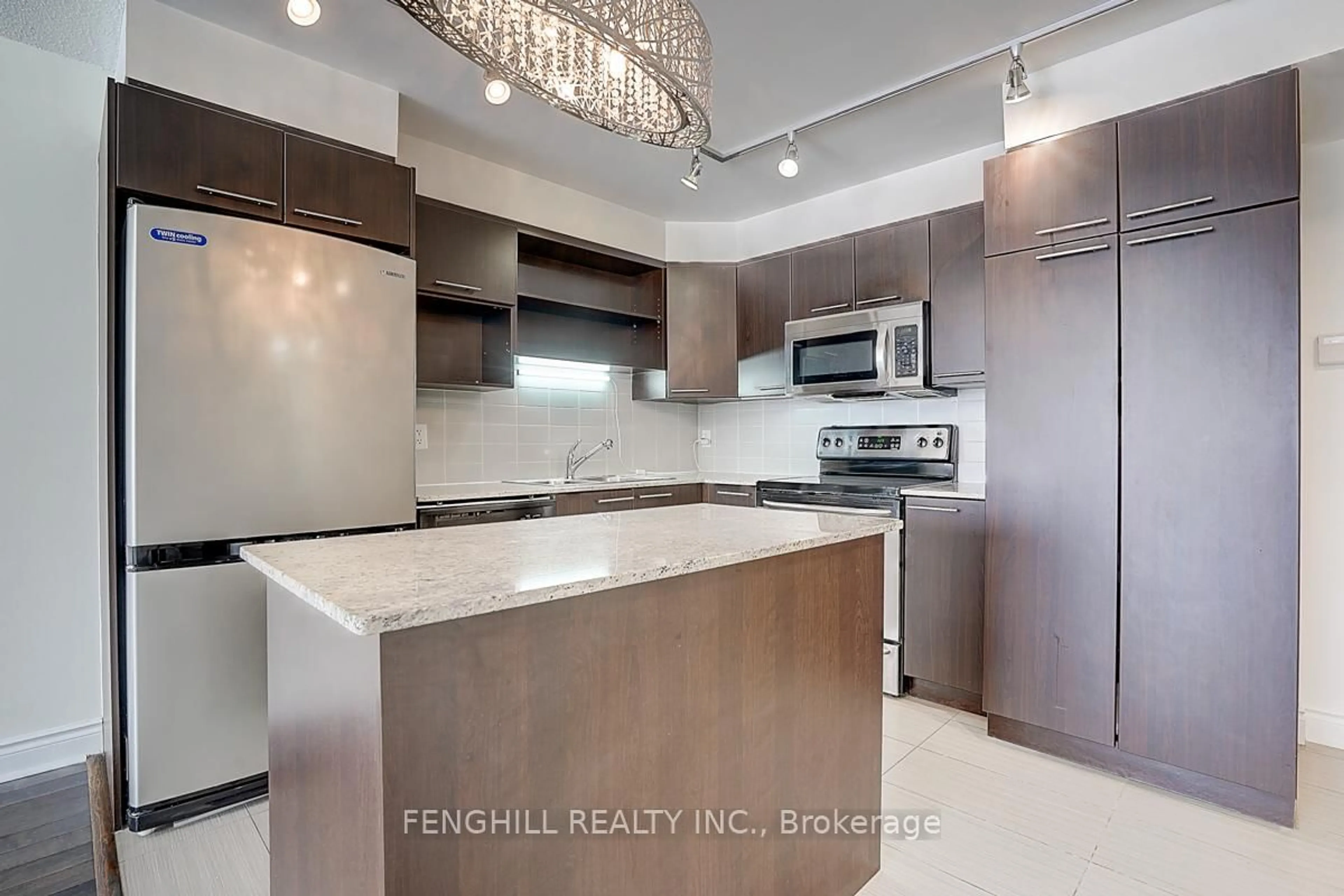 Open concept kitchen, ceramic/tile floor for 37 Galleria Pkwy #709, Markham Ontario L3T 0A5