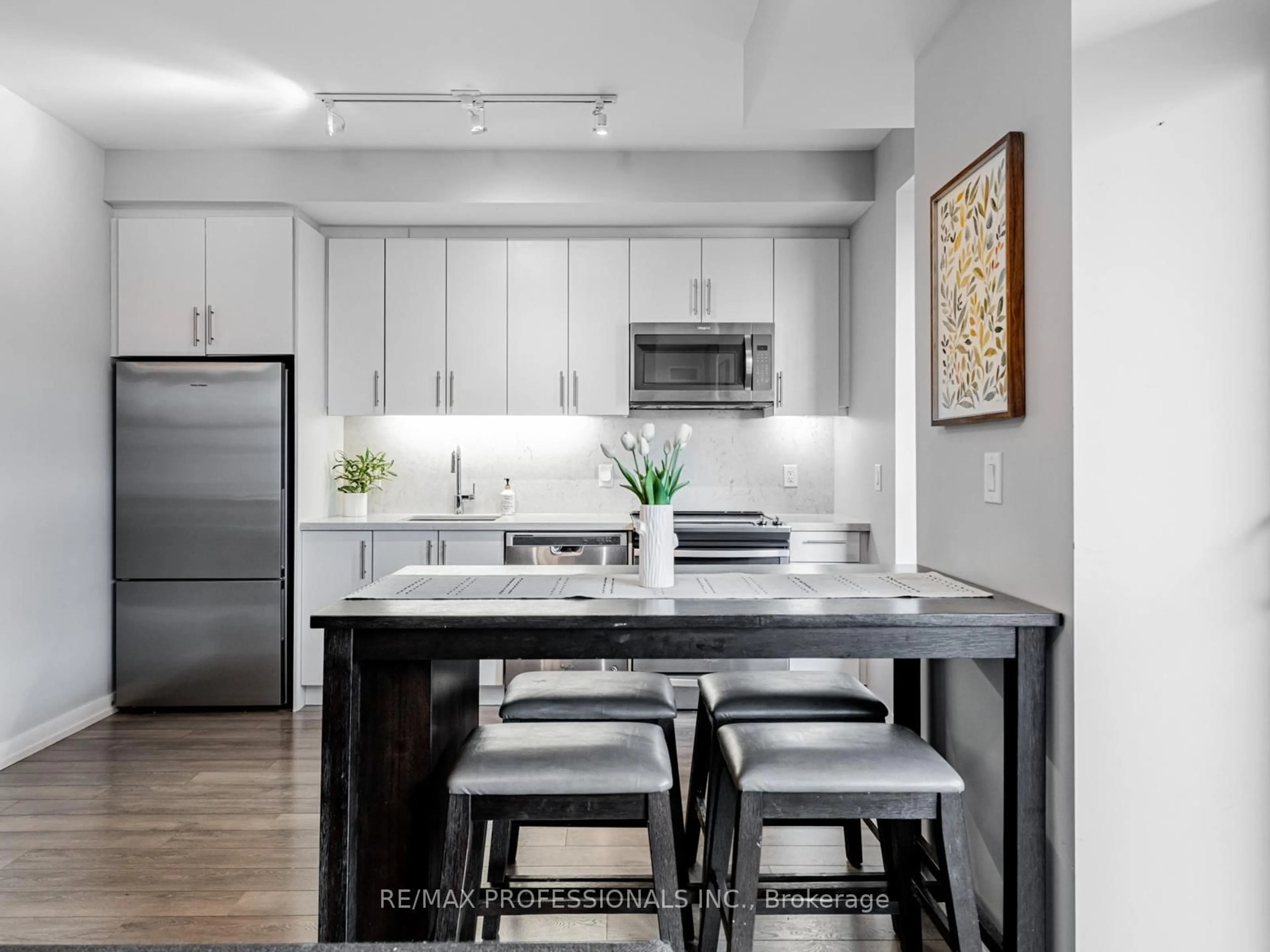 Open concept kitchen, unknown for 241 Sea Ray Ave #A101, Innisfil Ontario L9S 0L9