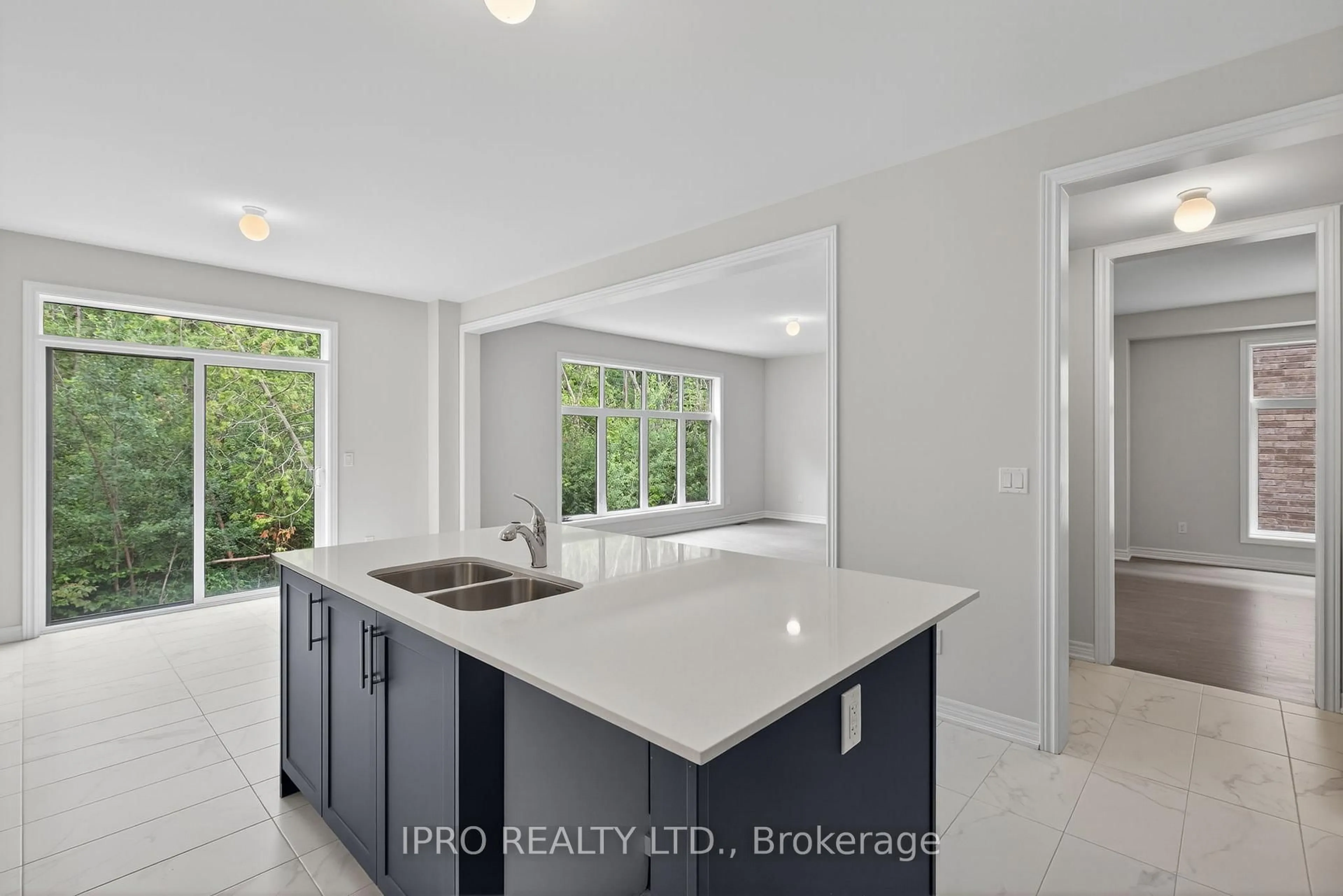 Open concept kitchen, ceramic/tile floor for 1474 David Loop Circ, Innisfil Ontario L0L 1W0