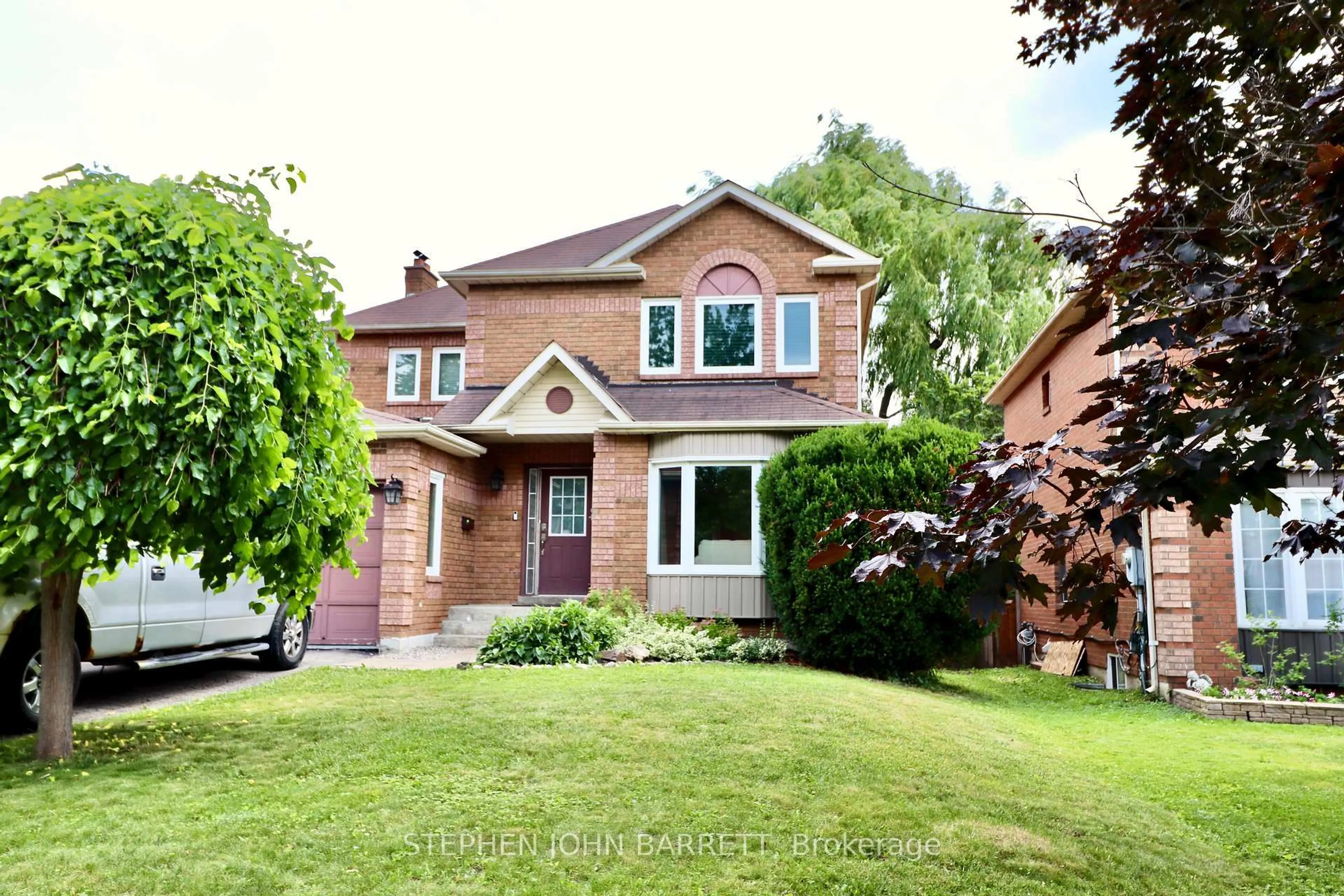 Home with brick exterior material, street for 112 Tulip St, Georgina Ontario L4P 1C7