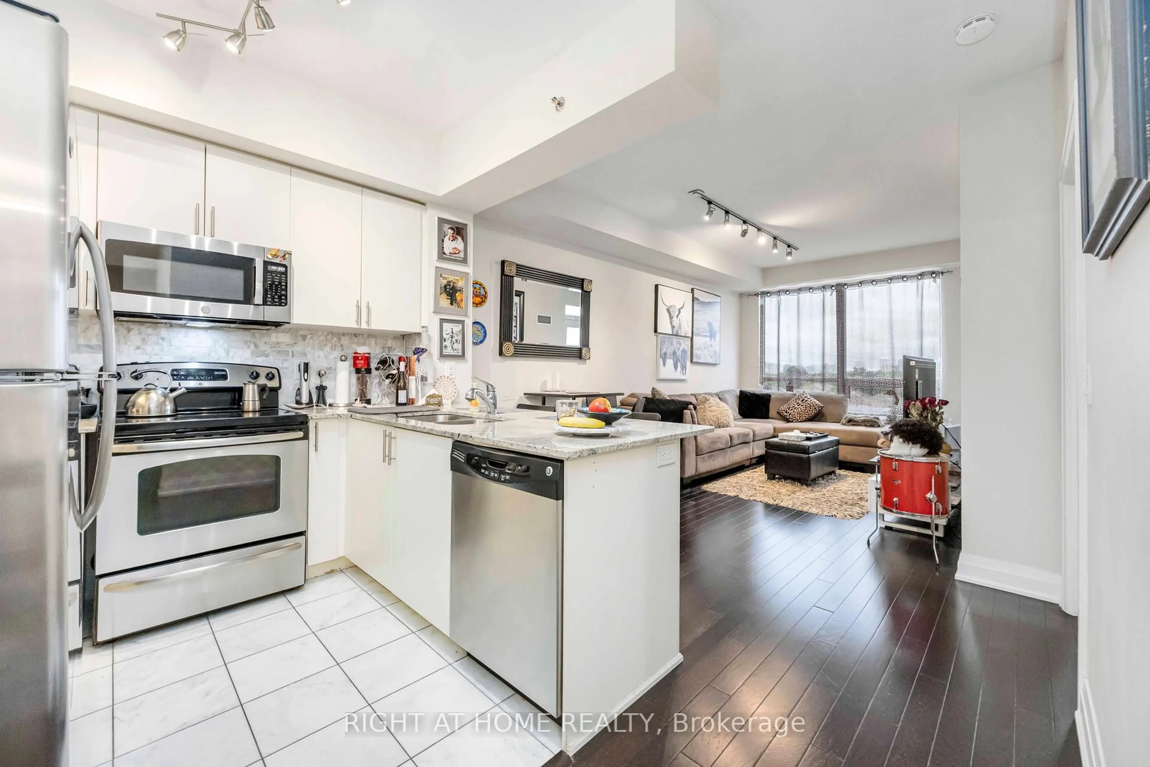 Open concept kitchen, unknown for 520 Steeles Ave #703, Vaughan Ontario L4J 0H2