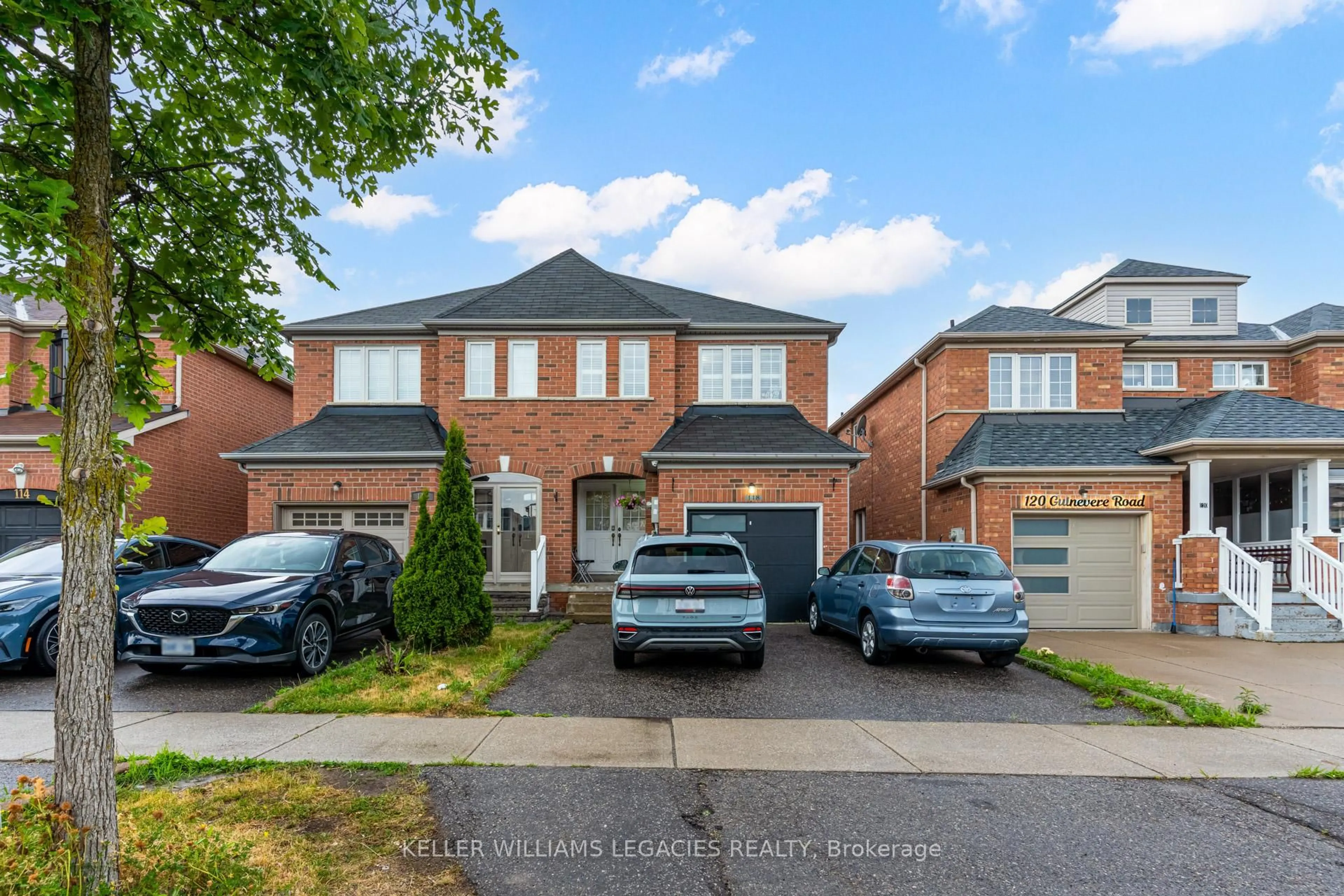 A pic from outside/outdoor area/front of a property/back of a property/a pic from drone, street for 118 Guinevere Rd, Markham Ontario L3S 4V1