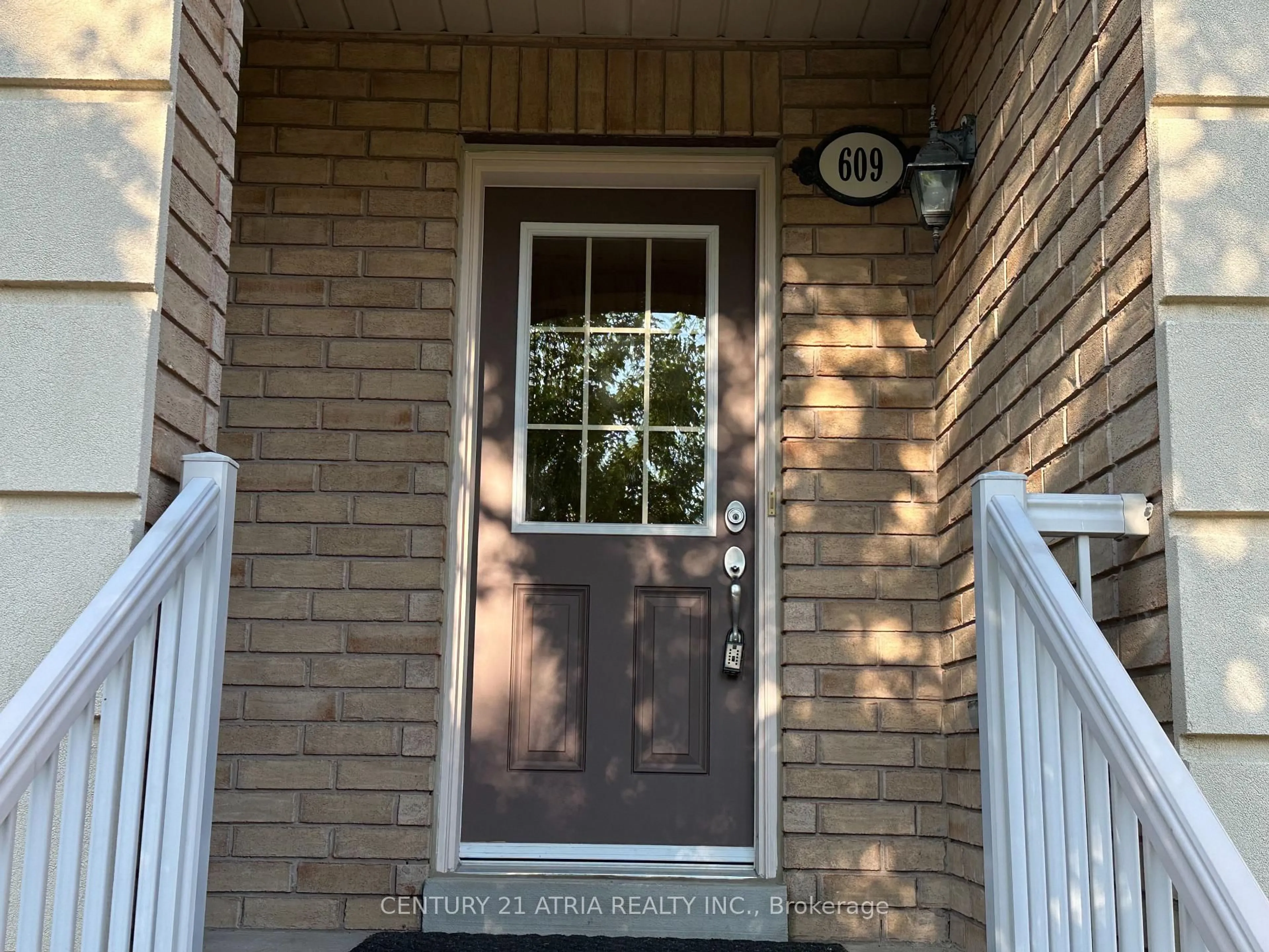 Indoor entryway for 609 Country glen Rd, Markham Ontario L6B 1H2