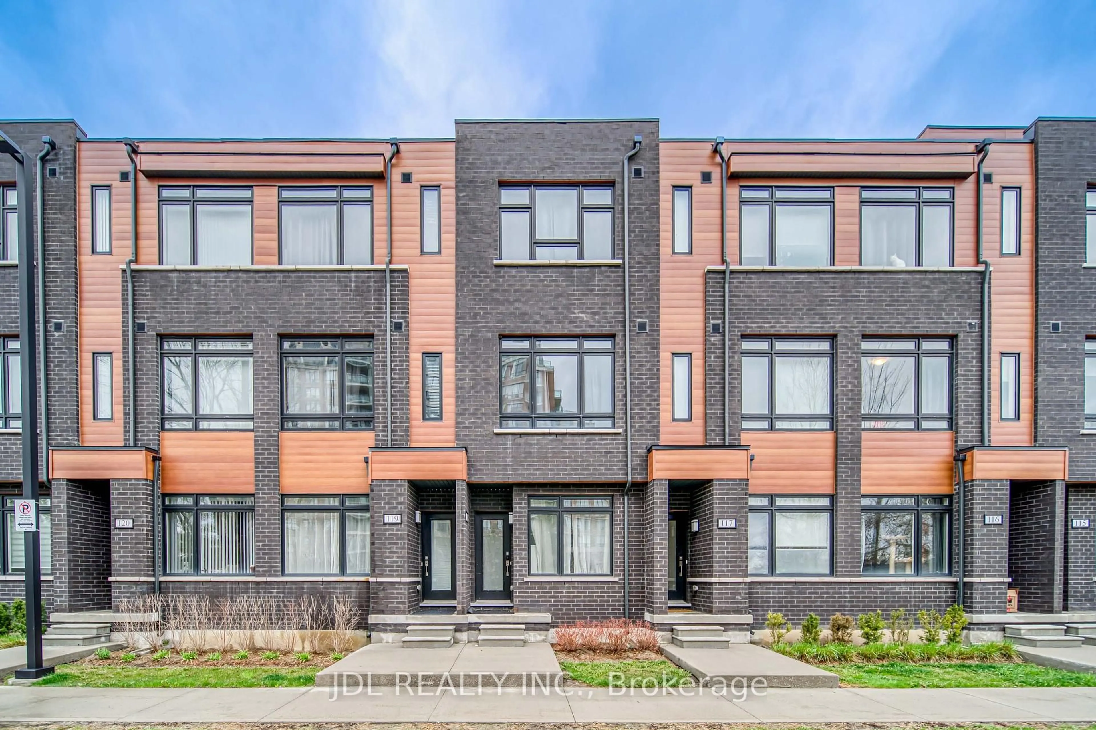 Home with brick exterior material, street for 370 D Red Maple Rd #118, Richmond Hill Ontario L4C 5T4