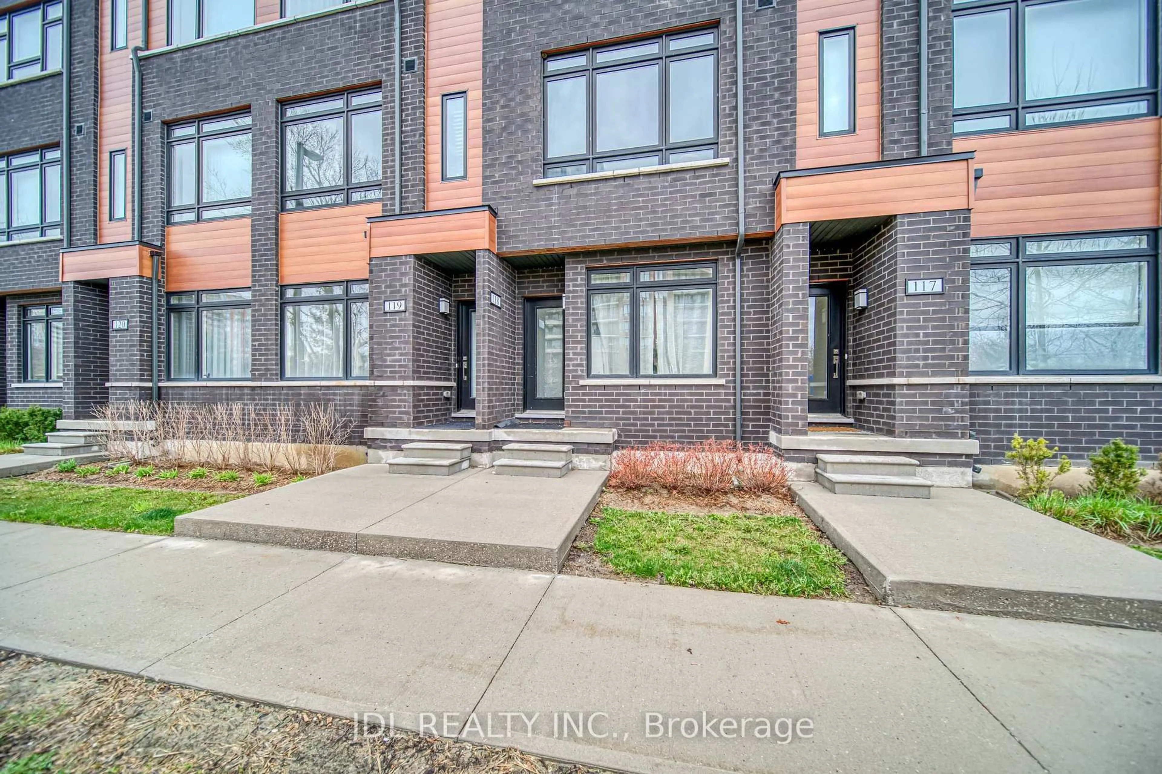 Home with brick exterior material, street for 370 D Red Maple Rd #118, Richmond Hill Ontario L4C 5T4