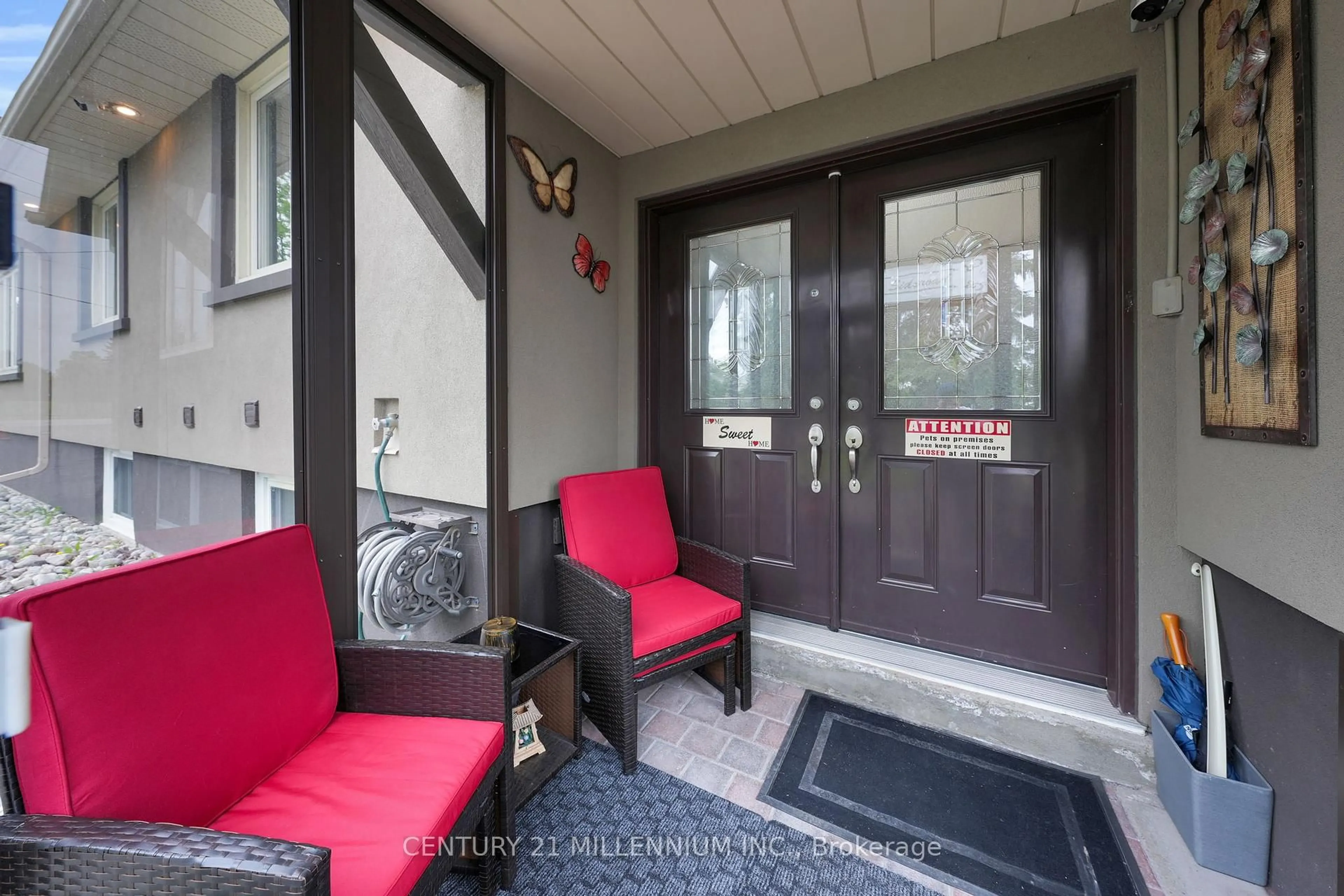 Indoor entryway for 5995 17th Sdrd, King Ontario L0G 1T0