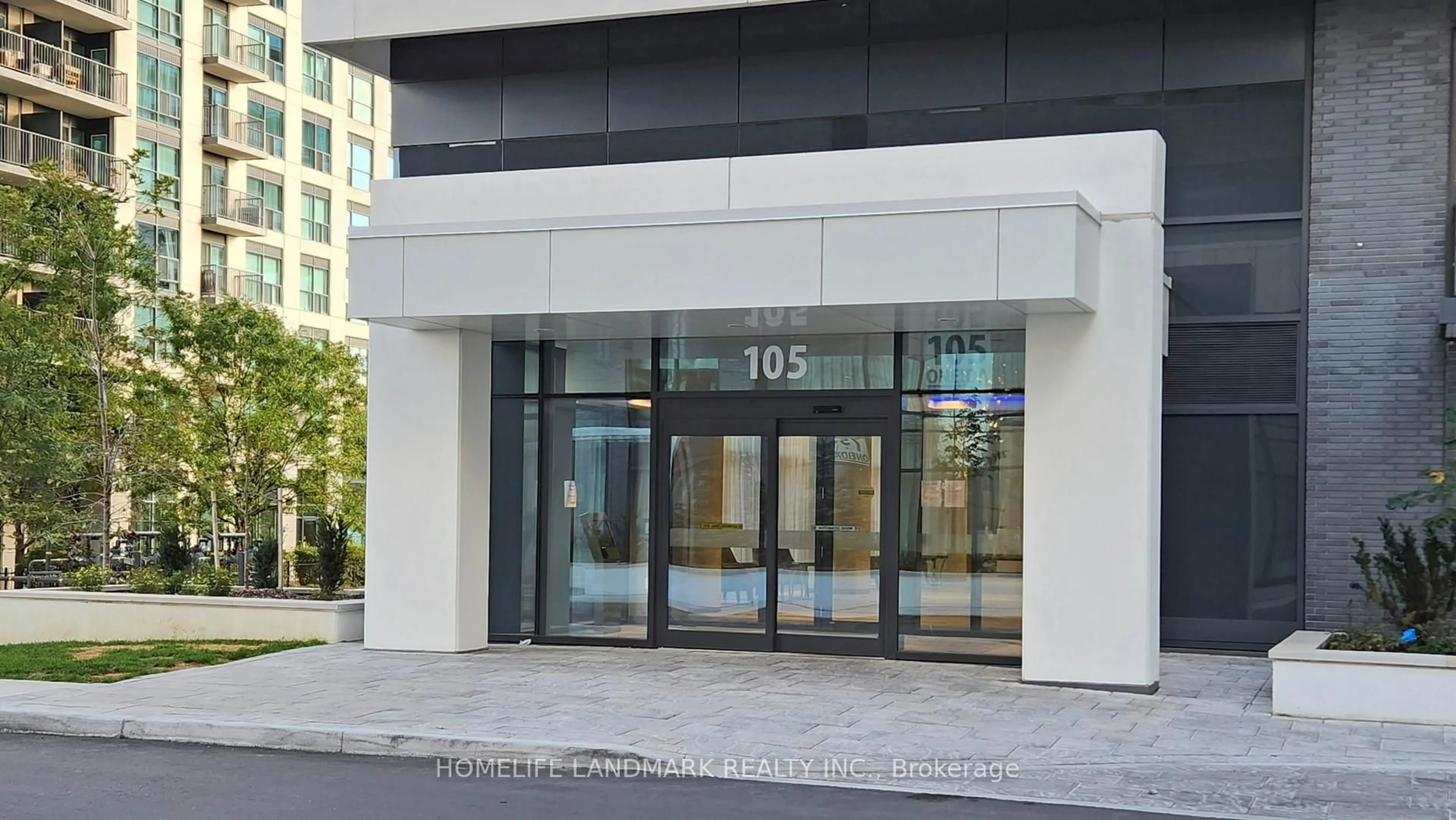 Indoor foyer for 105 Oneida Cres #2709, Richmond Hill Ontario L4B 0B1