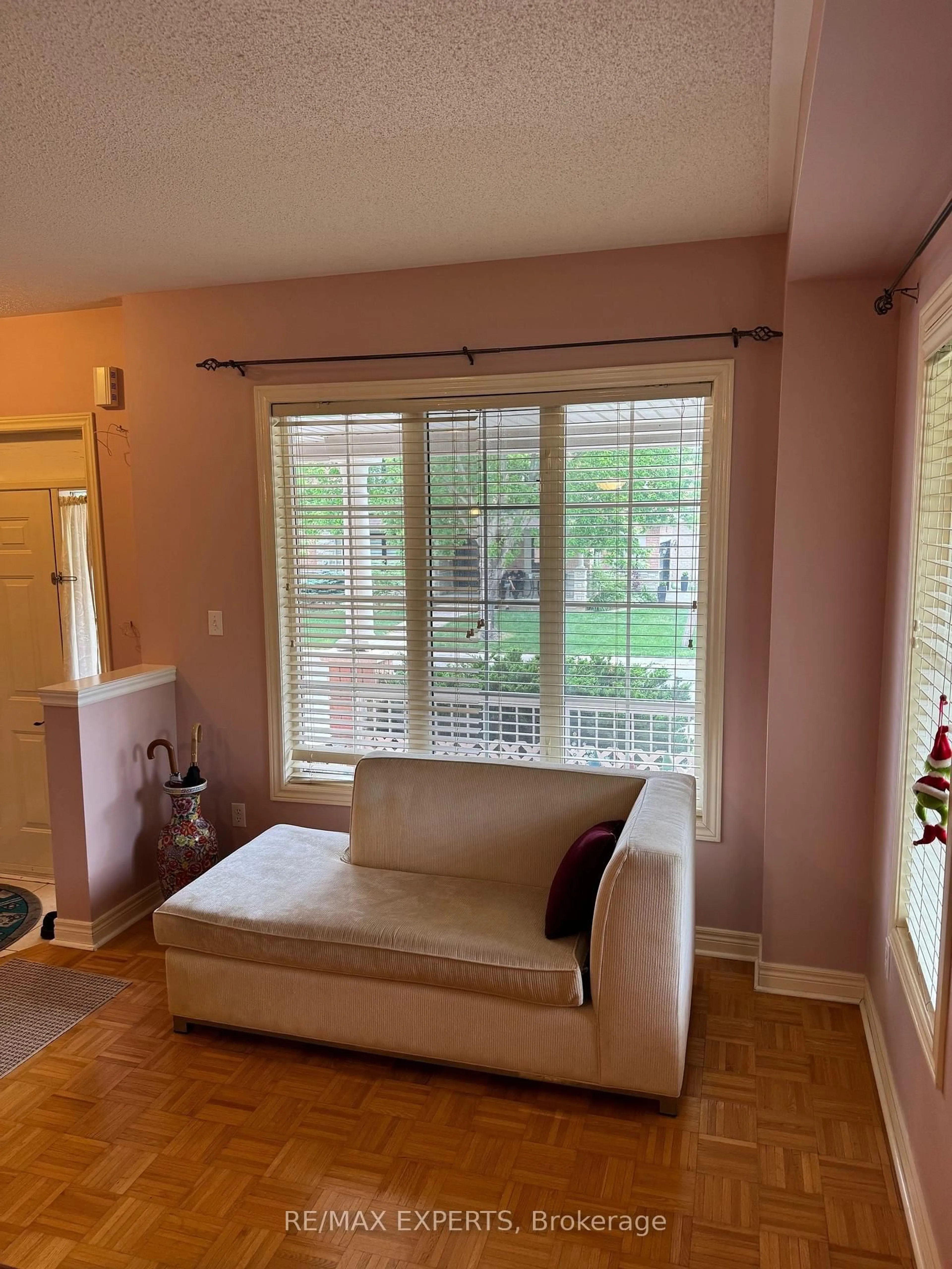 Living room with furniture, unknown for 1 Via Cristina Way, Vaughan Ontario L4H 1R9