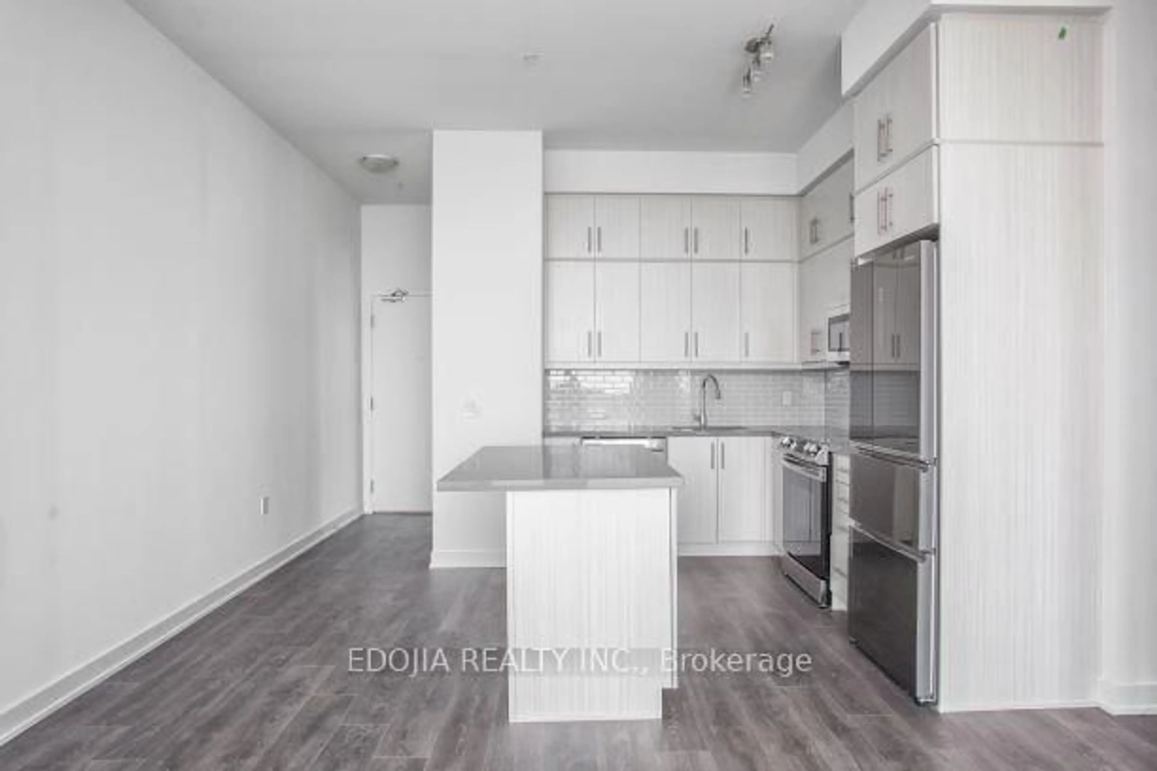 Unknown for 75 Oneida Cres #PH04, Richmond Hill Ontario L4B 0H3