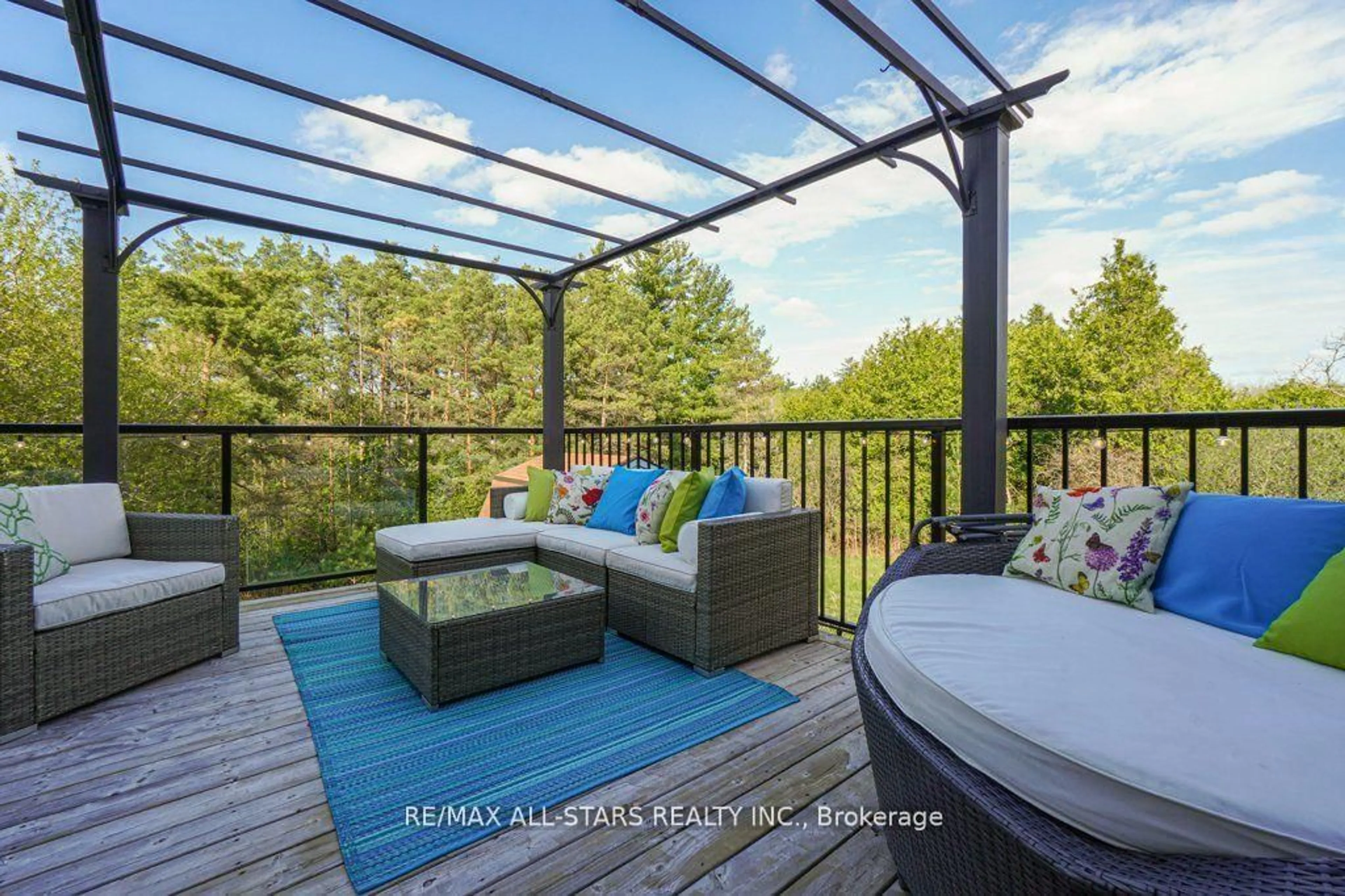 Patio, water/lake/river/ocean view for 19 Michael Cummings Crt, Uxbridge Ontario L9P 0E6