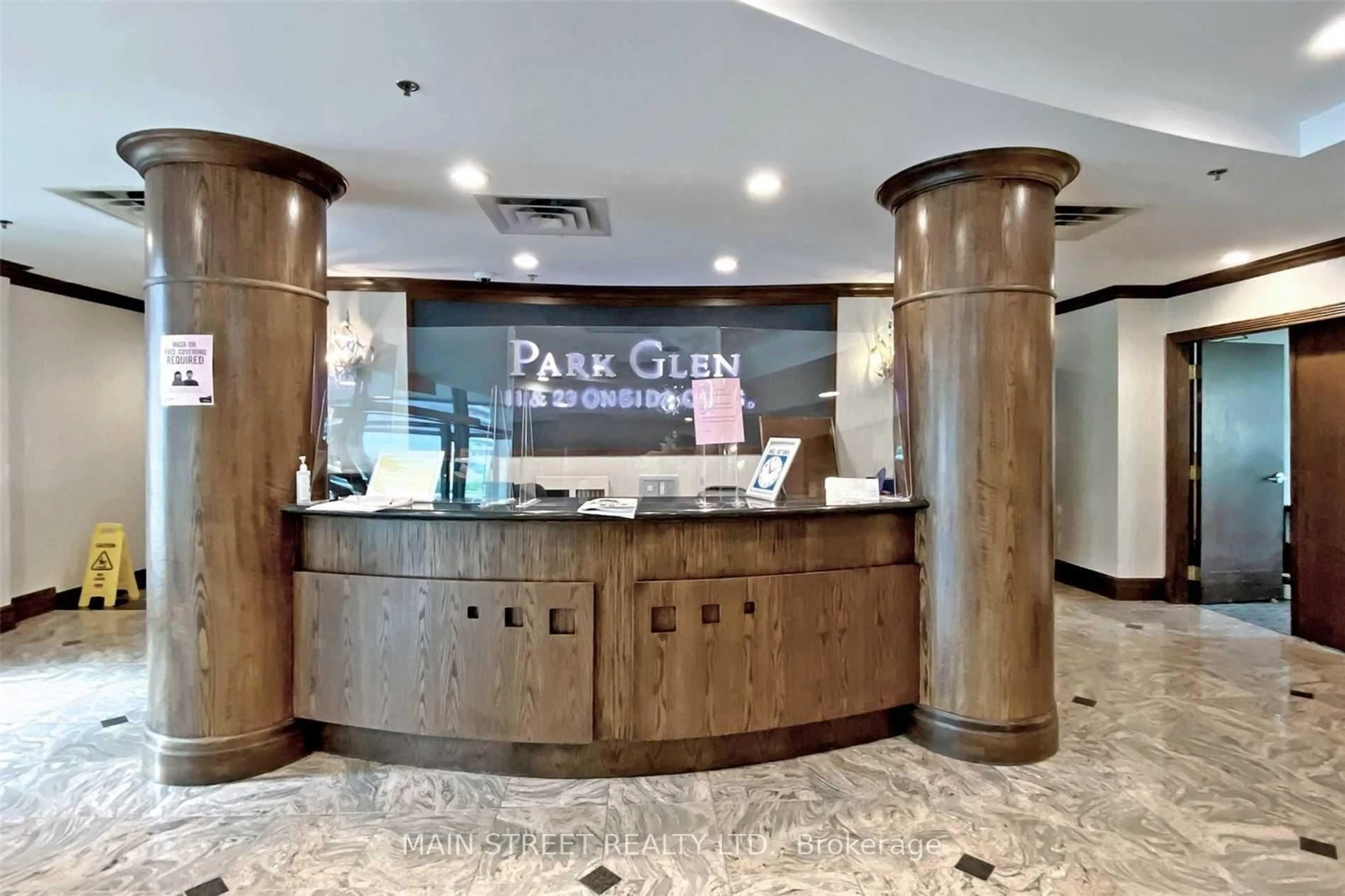 Lobby for 23 Oneida Cres #712, Richmond Hill Ontario L4B 0A2