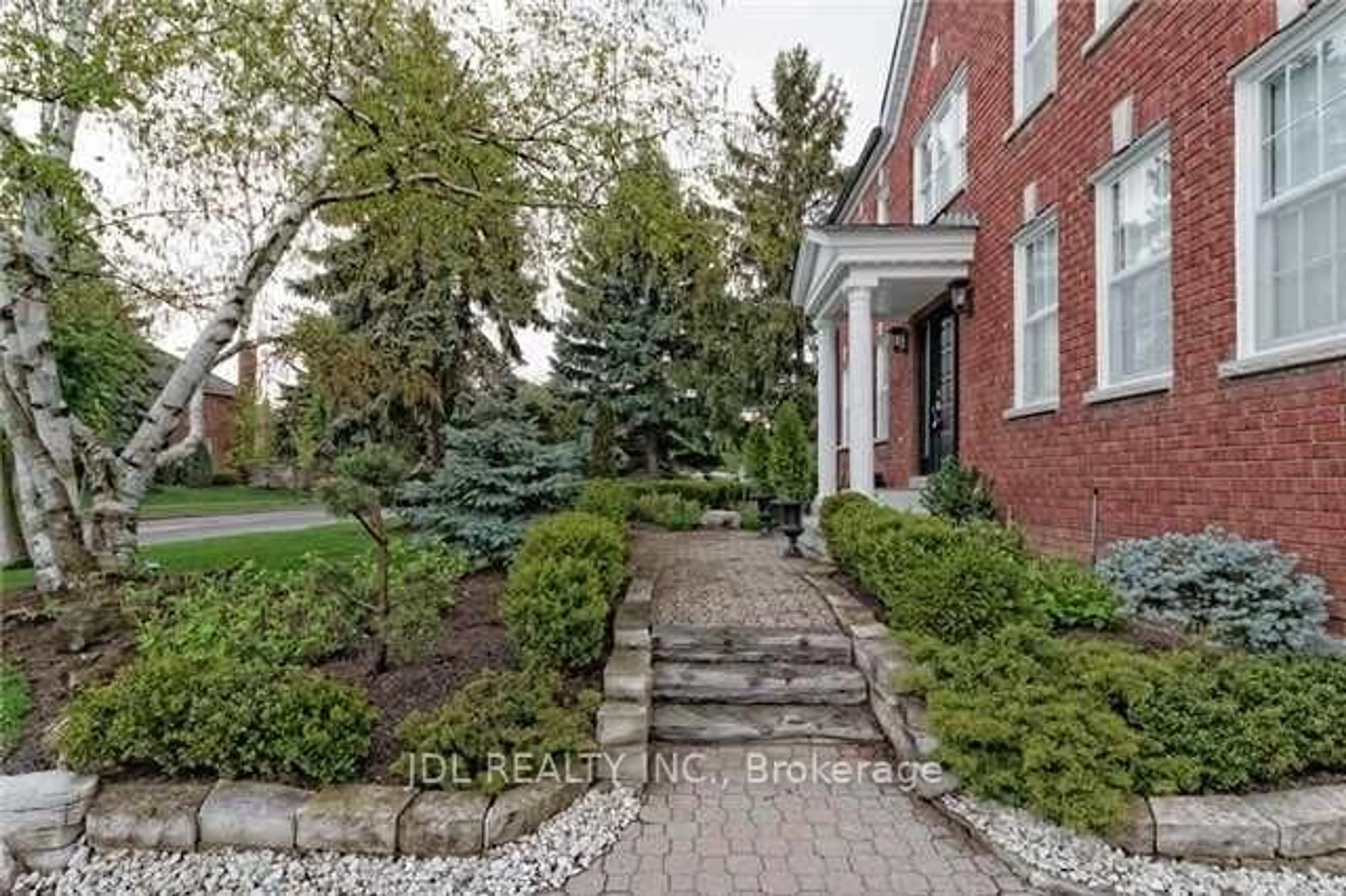 Home with brick exterior material, street for 22 Hillholm Blvd, Richmond Hill Ontario L4B 2J3