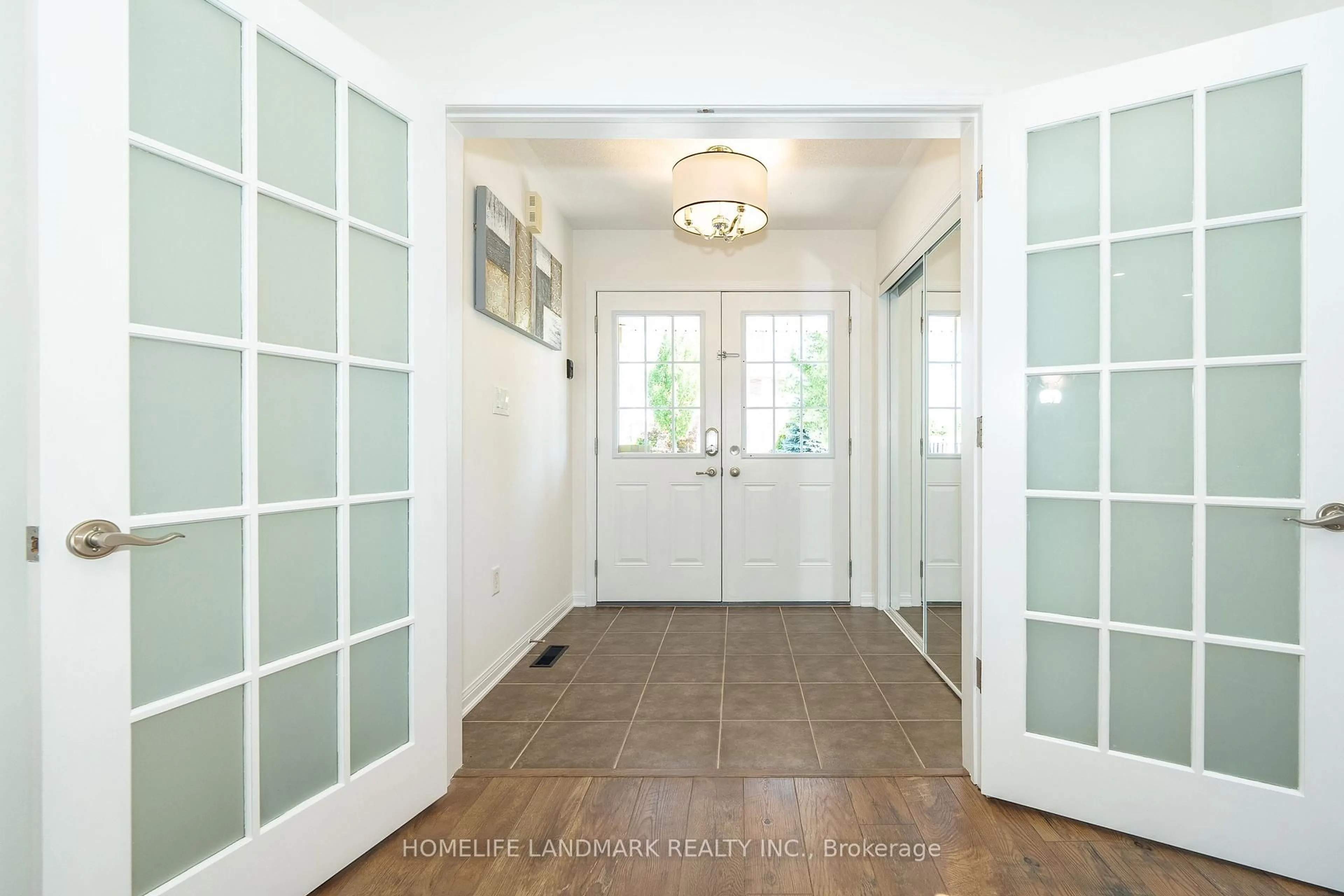 Indoor entryway for 139 Dougherty Cres, Whitchurch-Stouffville Ontario L4A 0A7