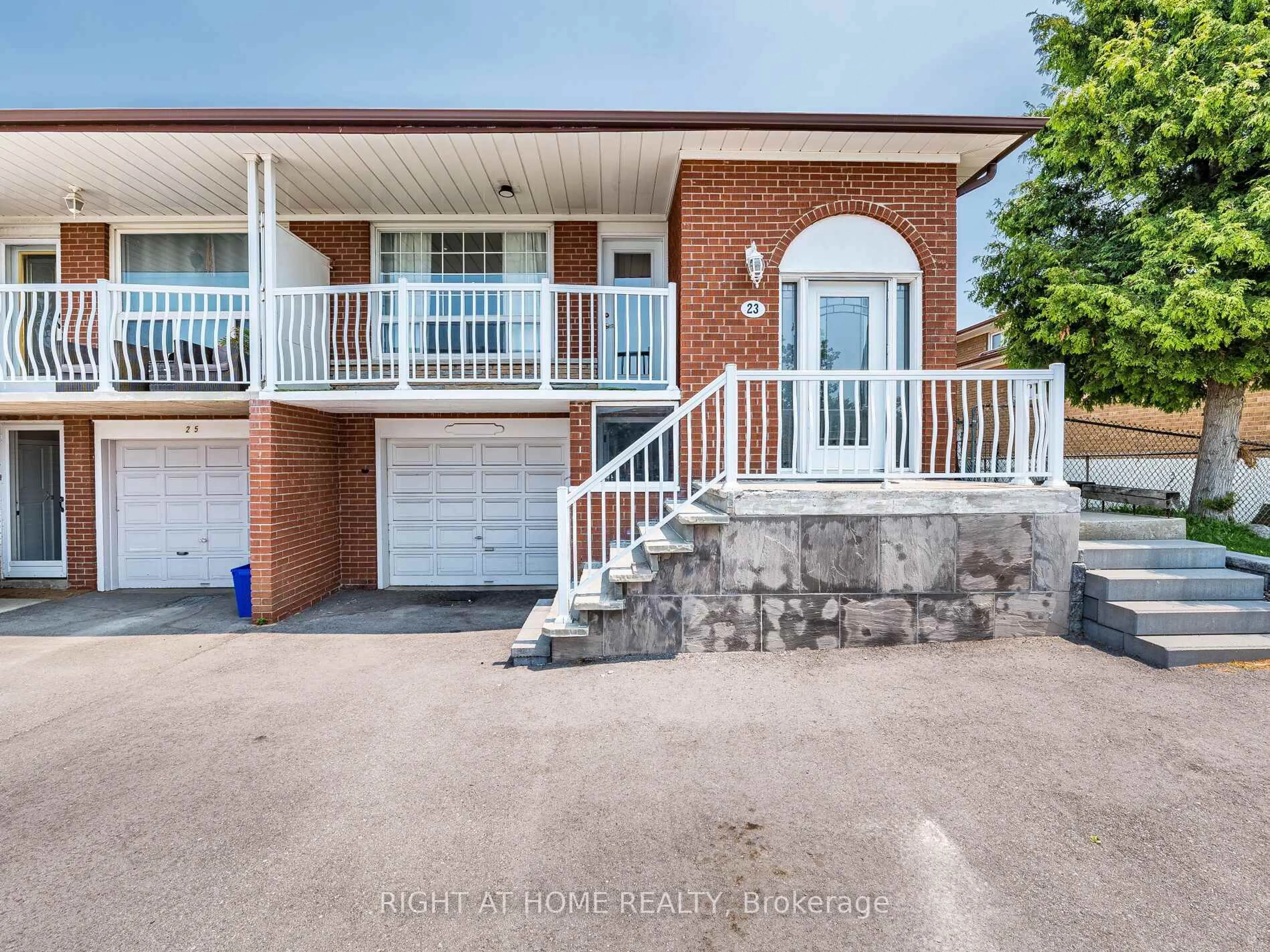 Home with brick exterior material, water/lake/river/ocean view for 23 North Humber Dr, Vaughan Ontario L4L 2G5