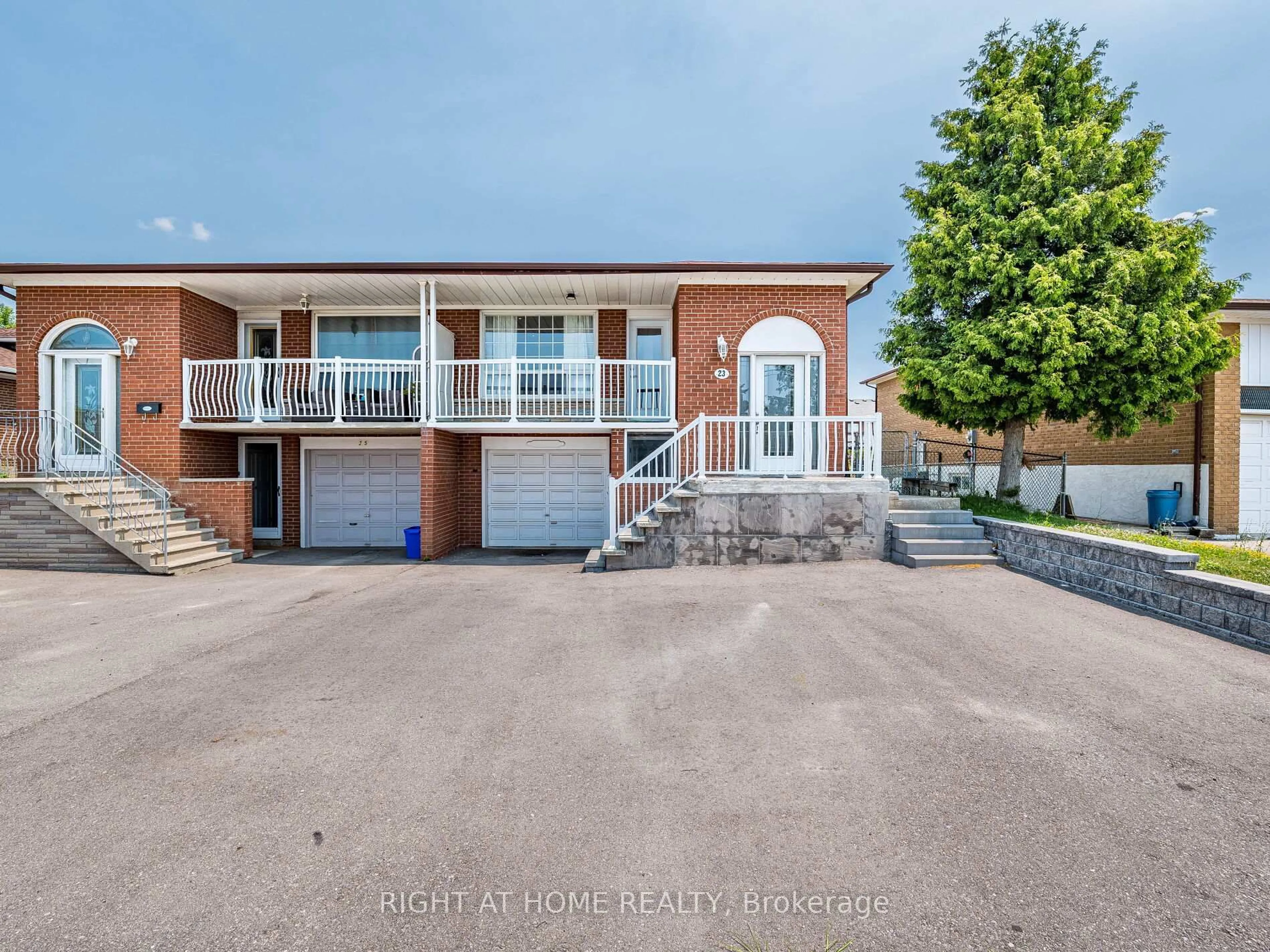 Home with brick exterior material, water/lake/river/ocean view for 23 North Humber Dr, Vaughan Ontario L4L 2G5