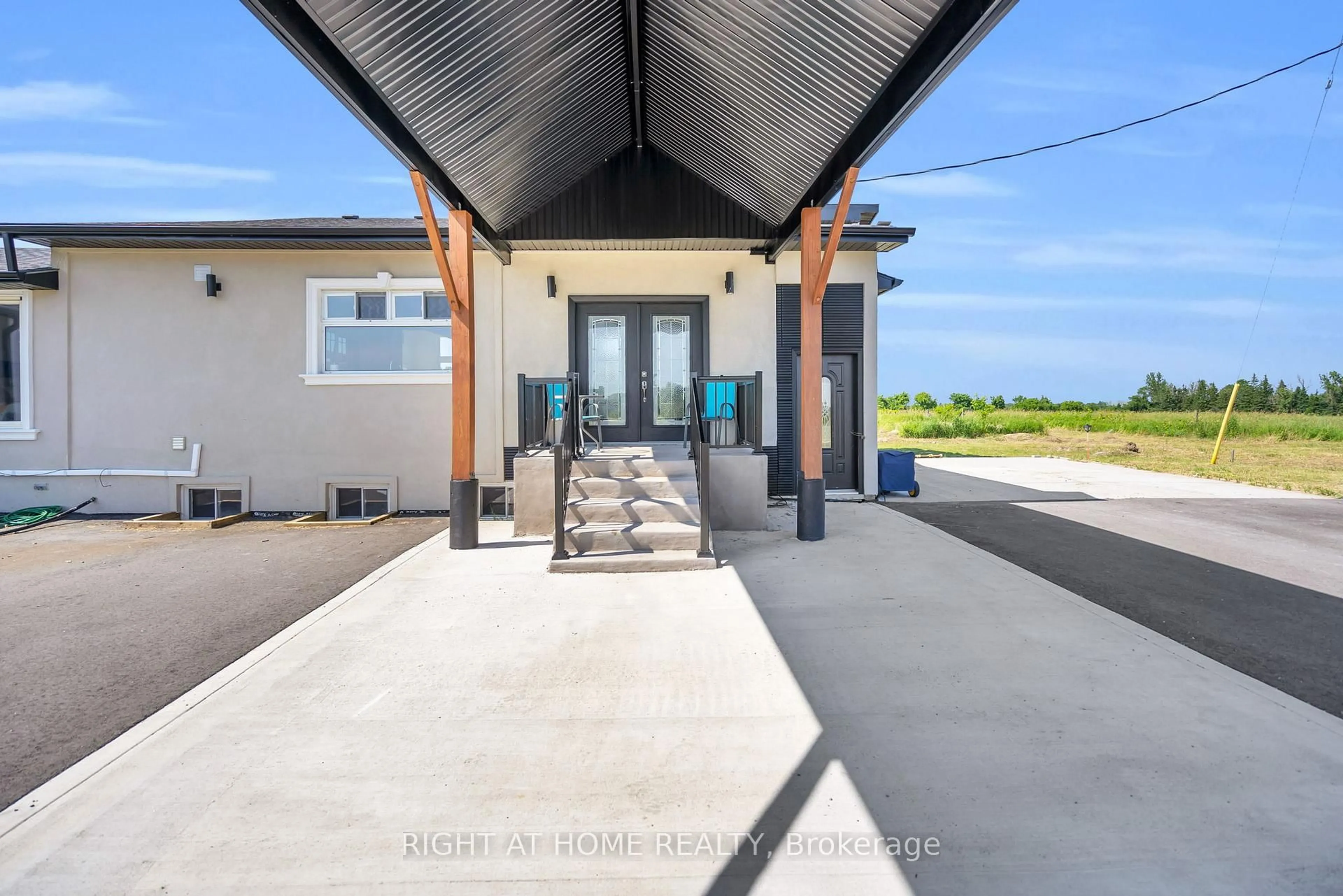 Patio, water/lake/river/ocean view for 3498 Boag Rd, East Gwillimbury Ontario L0G 1R0