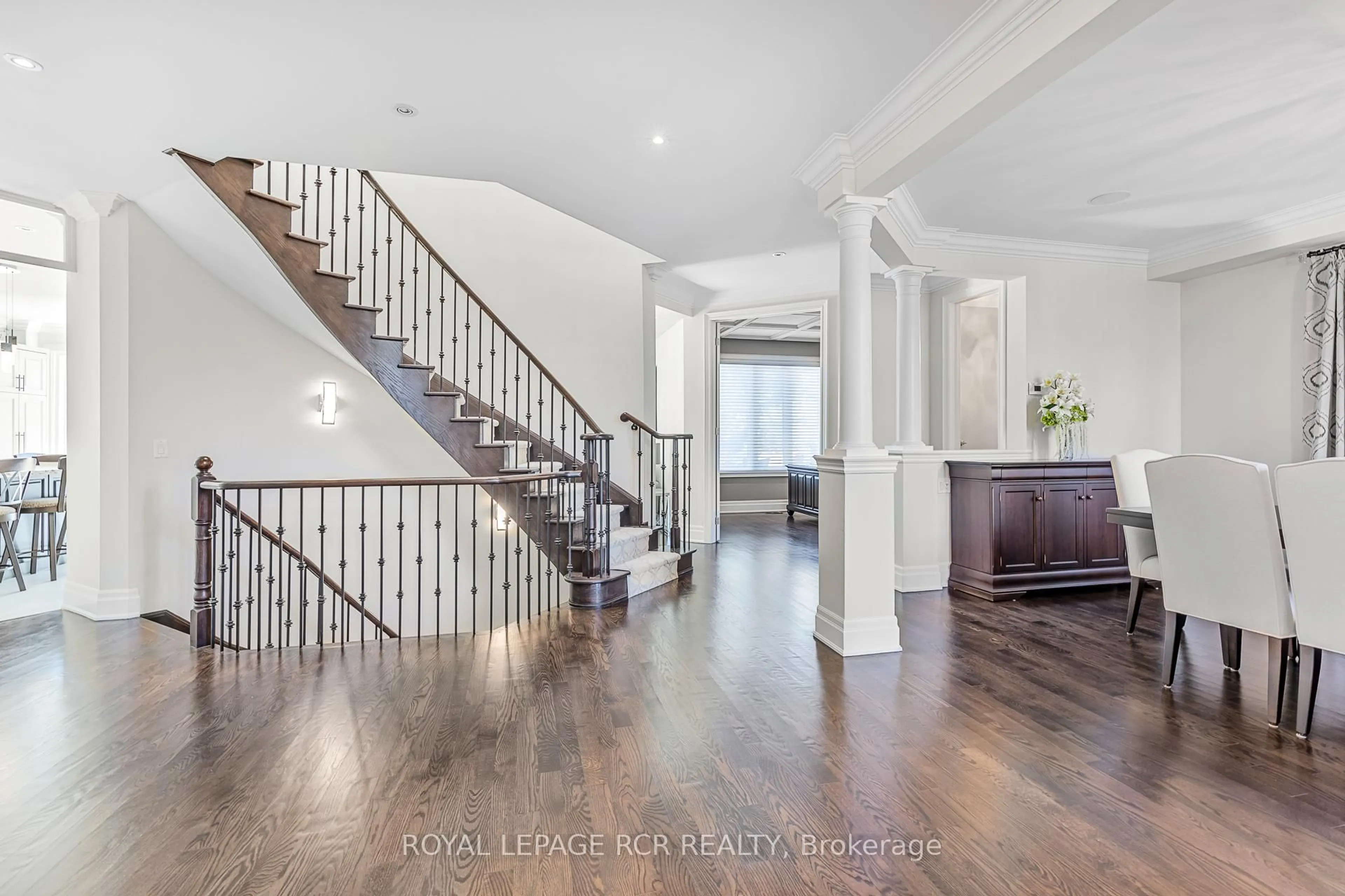 Indoor entryway for 50 Sunrise Ridge Tr, Whitchurch-Stouffville Ontario L4A 0C9