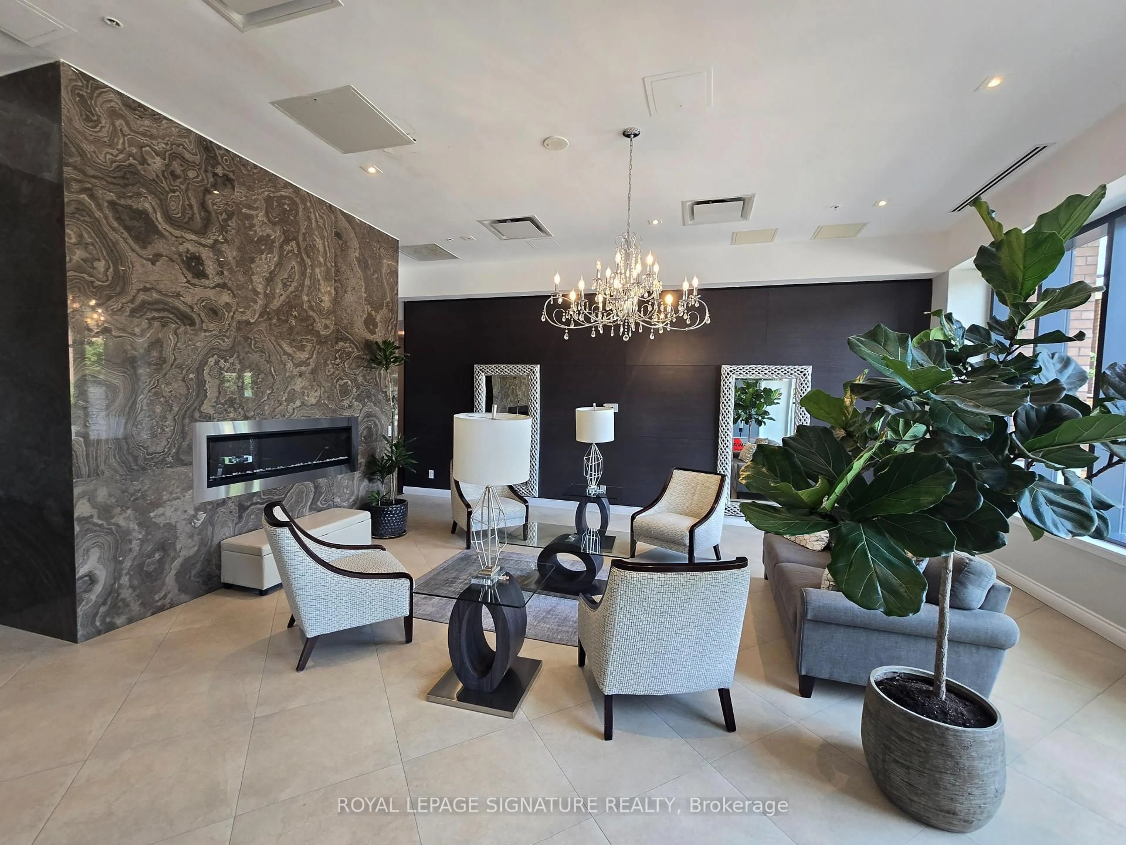 Lobby for 11611 Yonge St #610, Richmond Hill Ontario L4E 1G2