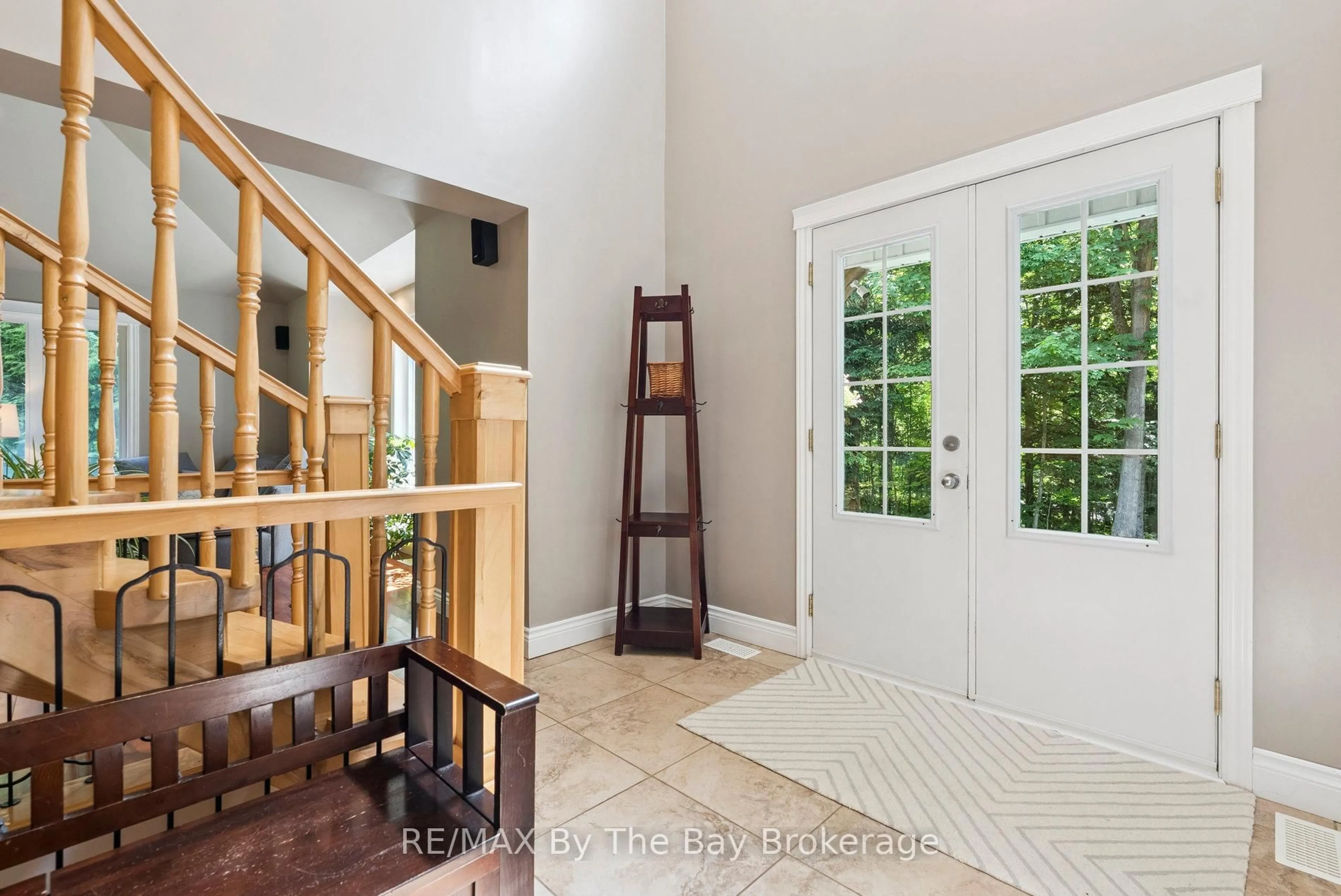 Indoor entryway for 19 Gillespie Tr, Essa Ontario L3W 0V1