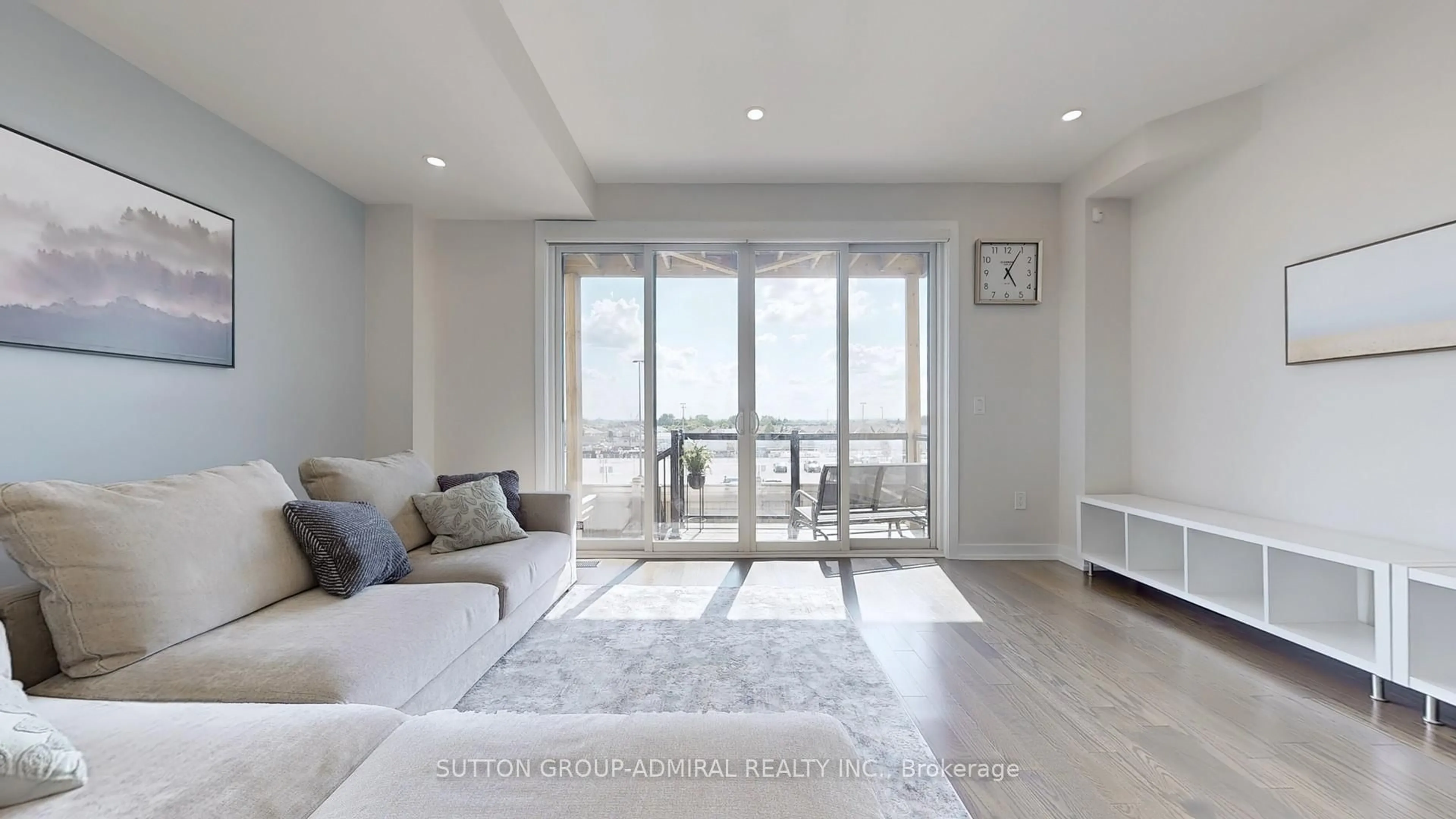 Living room with furniture, unknown for 71 Glenngarry Cres, Vaughan Ontario L6A 4Z5