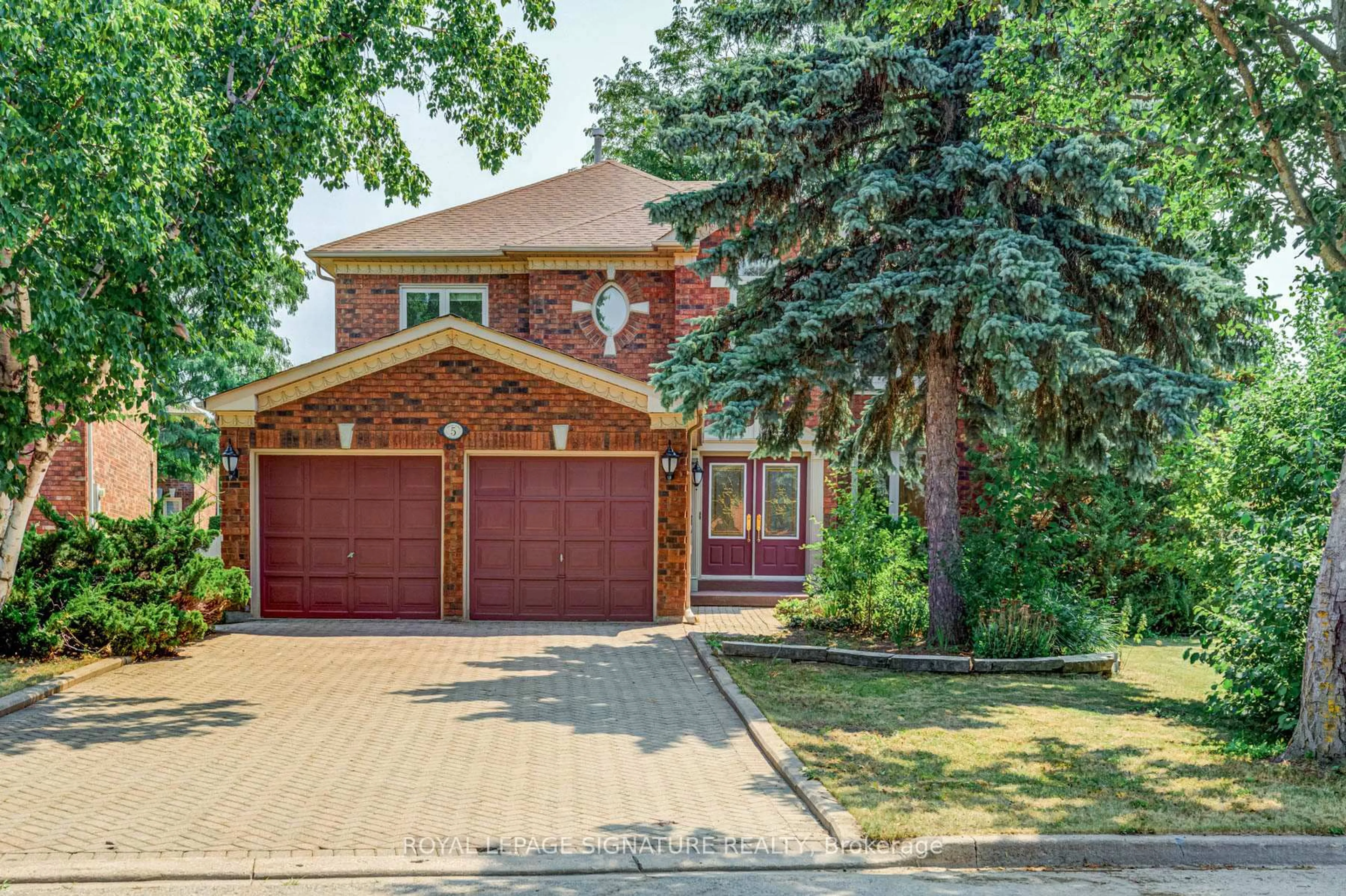 Home with brick exterior material, street for 5 Falkland Pl, Richmond Hill Ontario L4C 9P3
