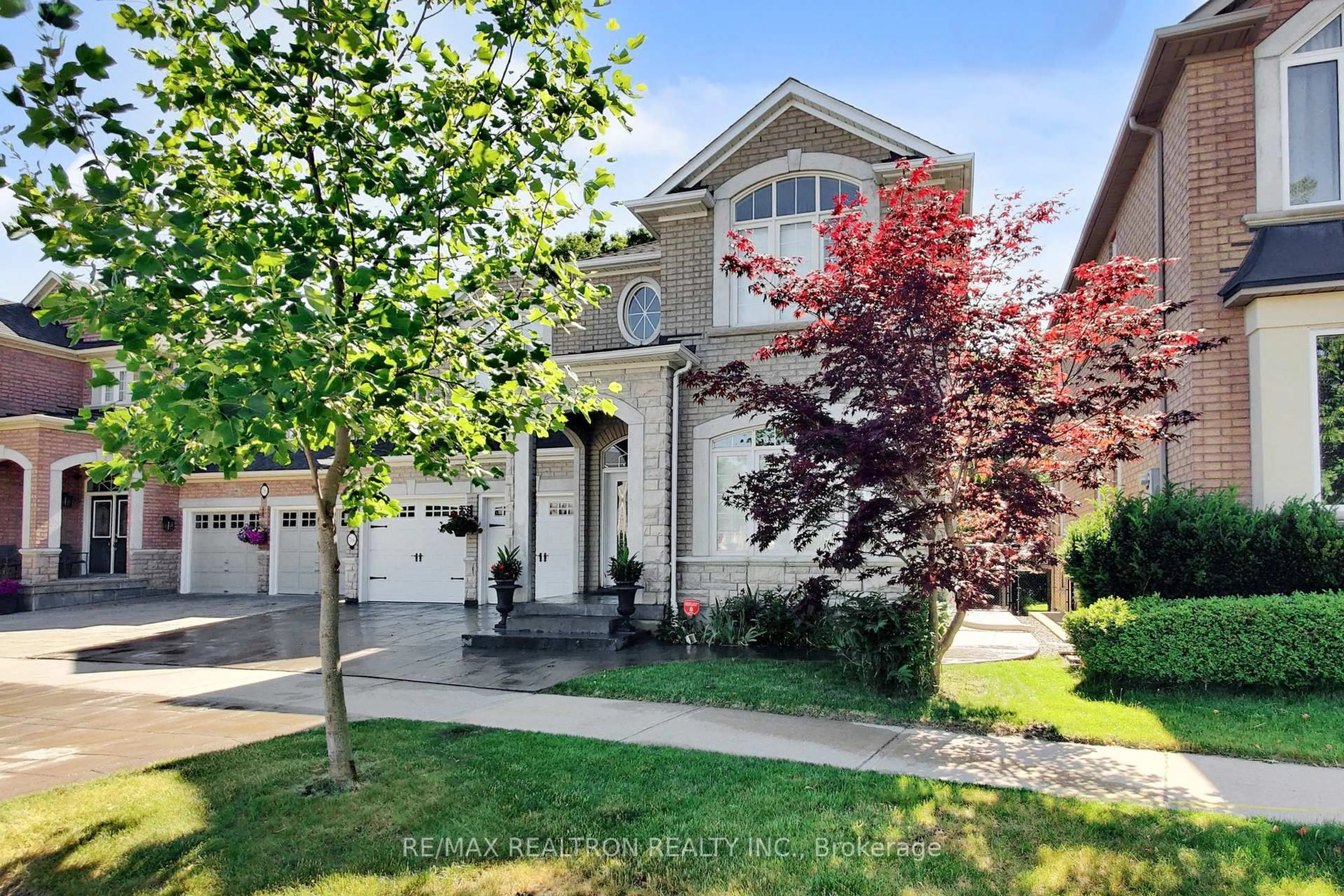Home with vinyl exterior material, street for 78 Wicker Dr, Richmond Hill Ontario L4E 4T4