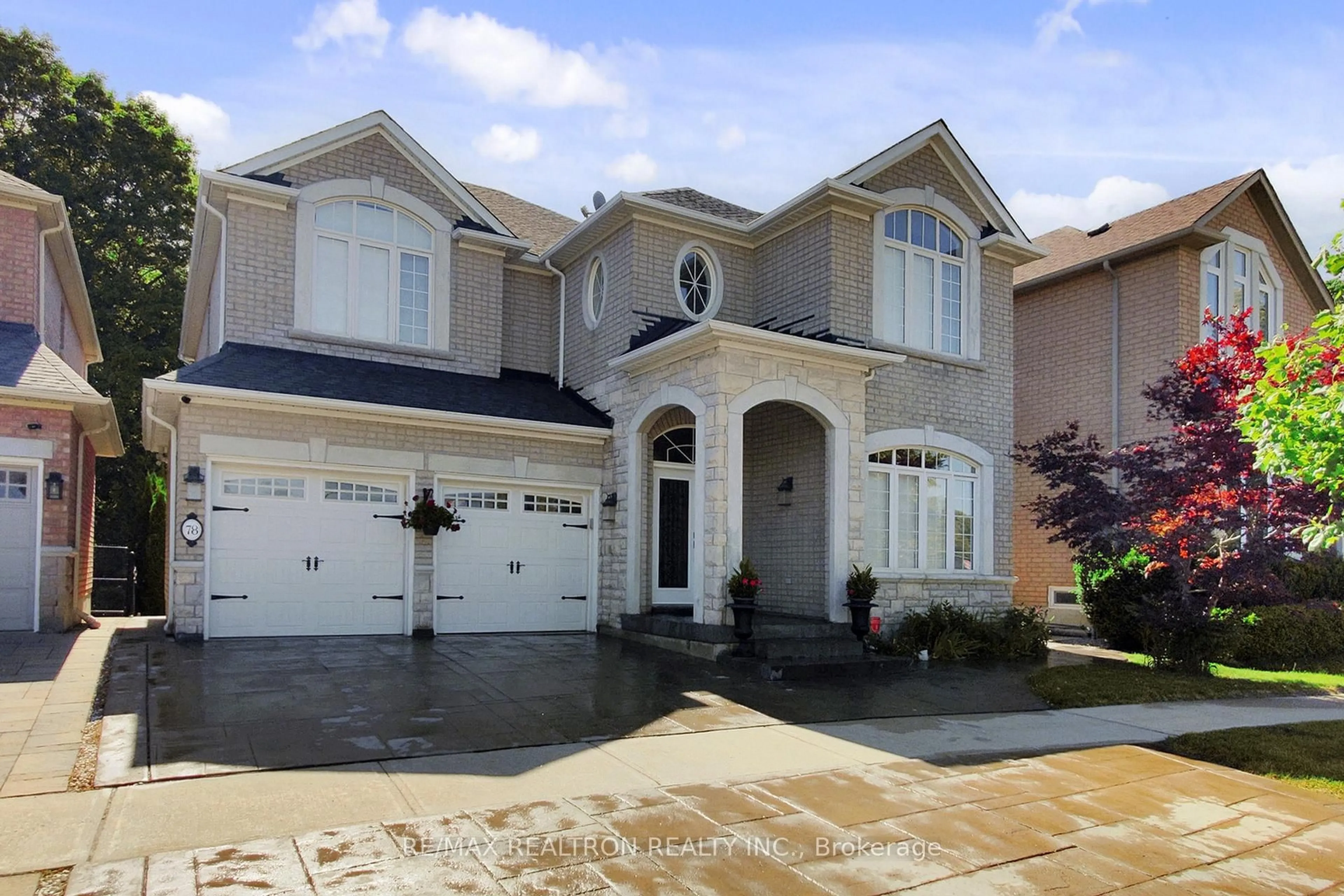 Home with vinyl exterior material, street for 78 Wicker Dr, Richmond Hill Ontario L4E 4T4