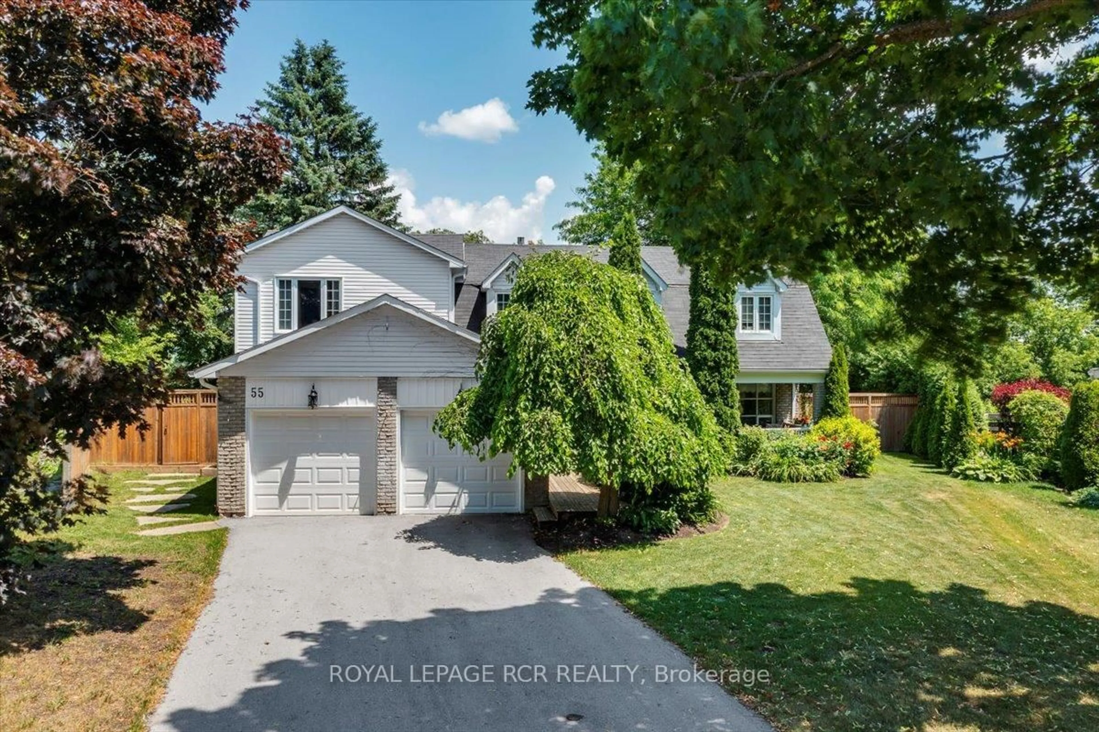 Home with vinyl exterior material, street for 55 Valley Mills Rd, East Gwillimbury Ontario L0G 1M0