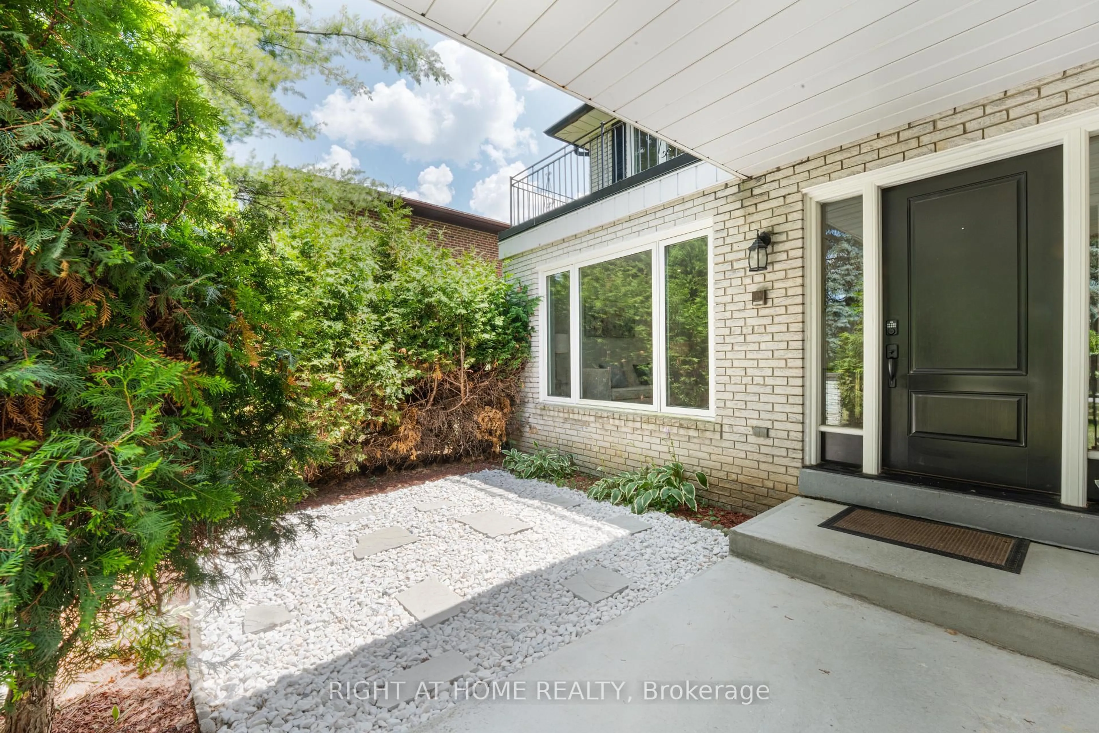 Home with brick exterior material, street for 29 Vanwood Rd, Markham Ontario L3T 2N1