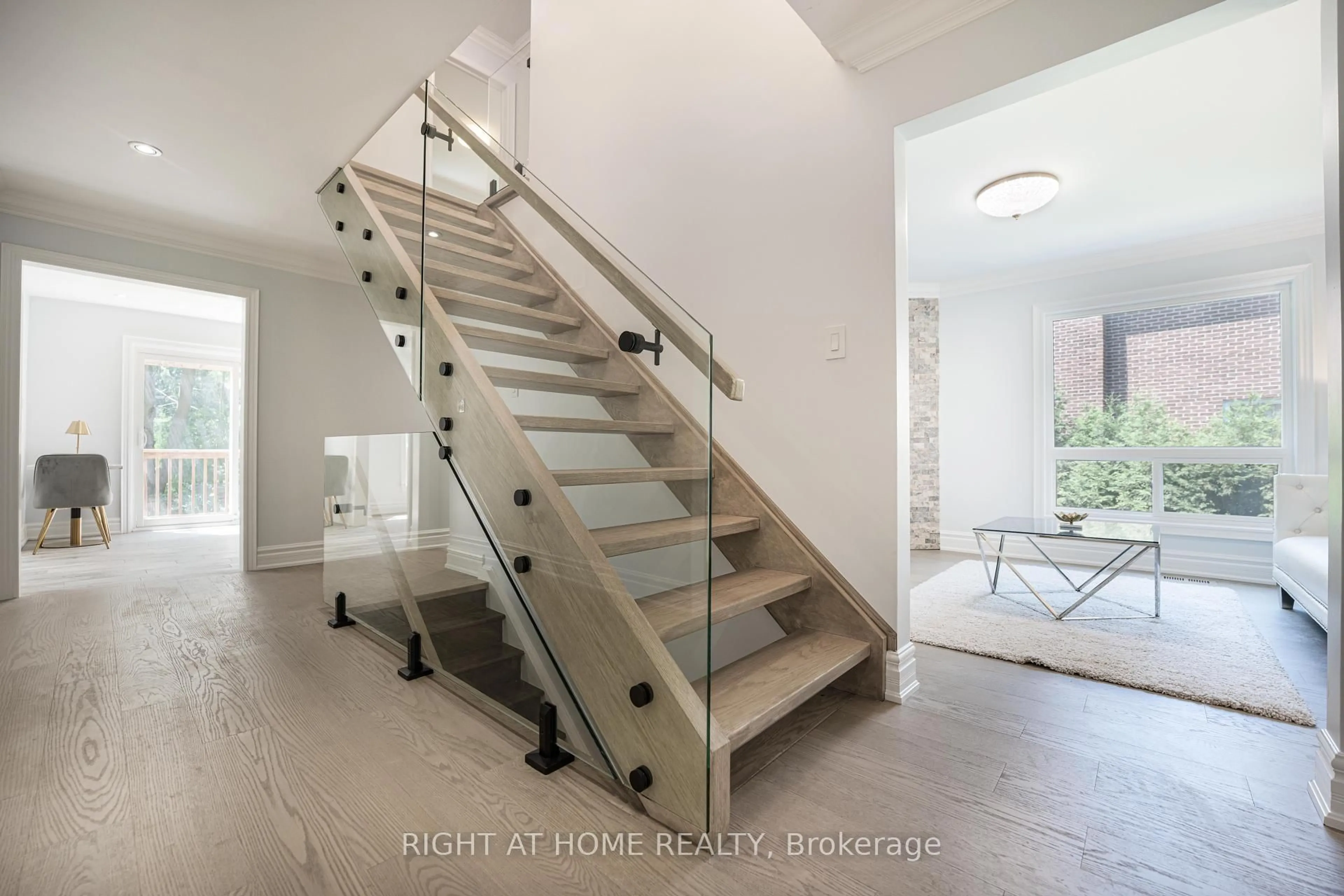 Stairs for 29 Vanwood Rd, Markham Ontario L3T 2N1