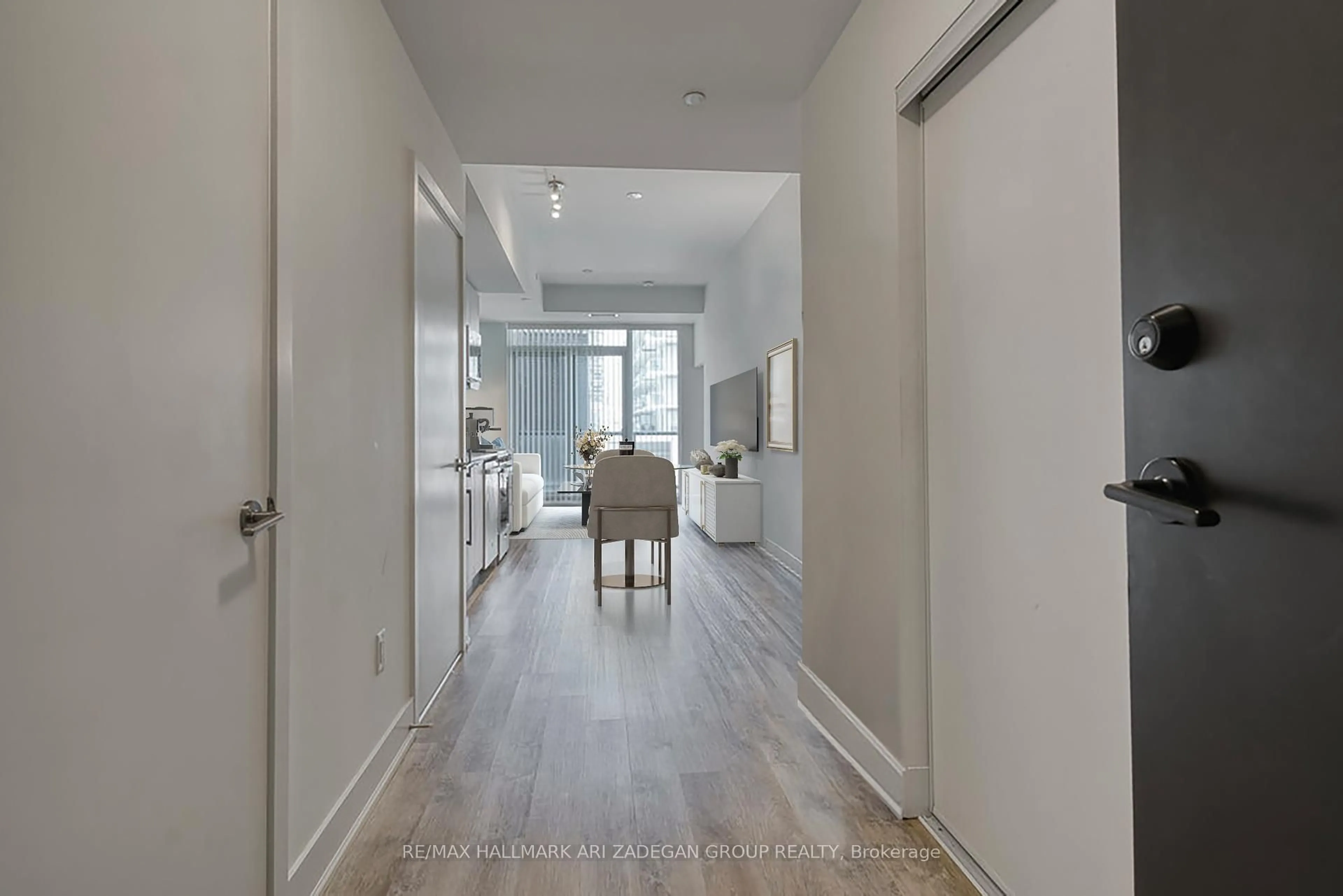 Unknown for 185 Deerfield Rd #423, Newmarket Ontario L3Y 0G7
