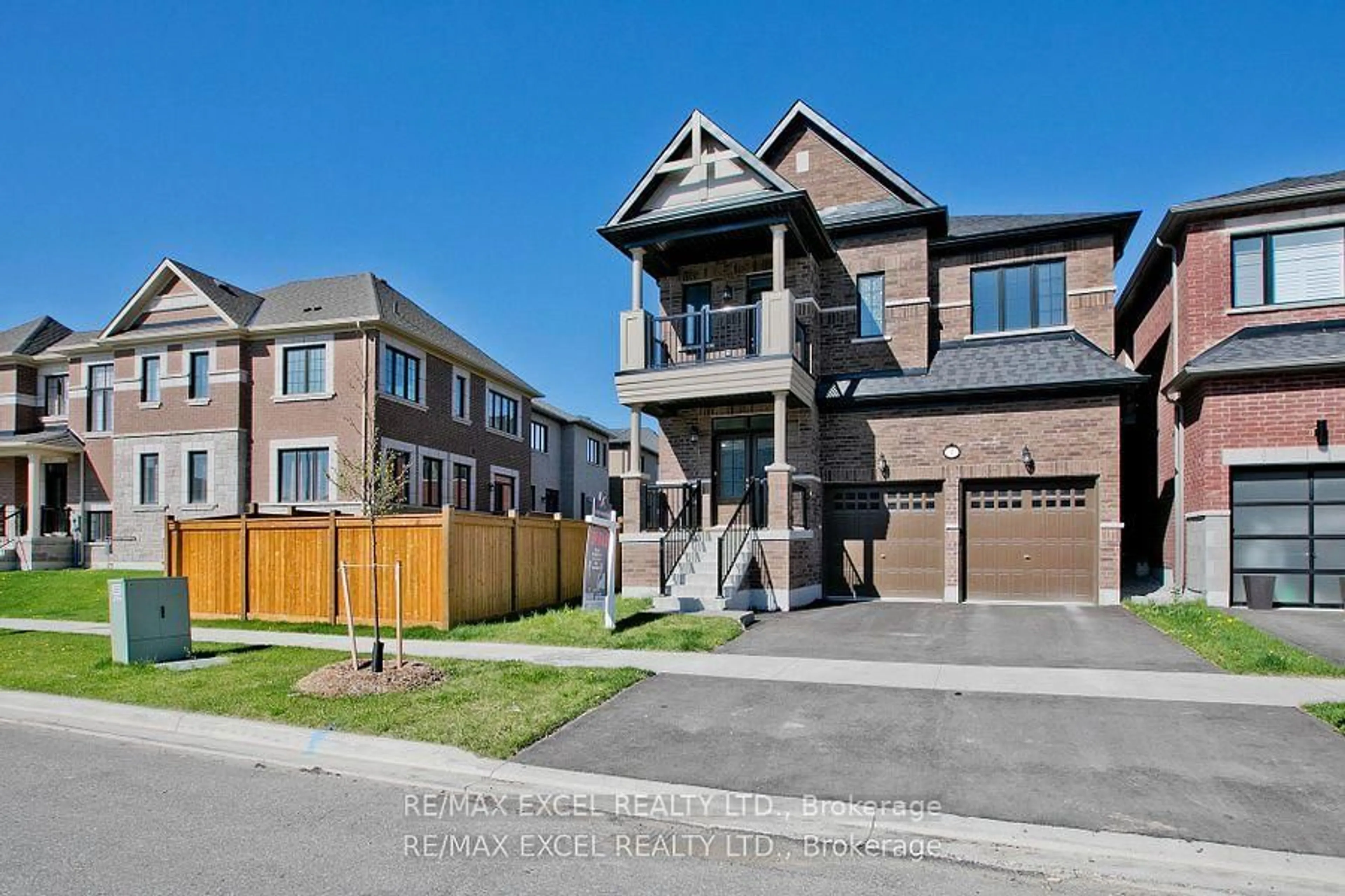 Home with brick exterior material, street for 4 Yarl Dr, Markham Ontario L3S 0G3