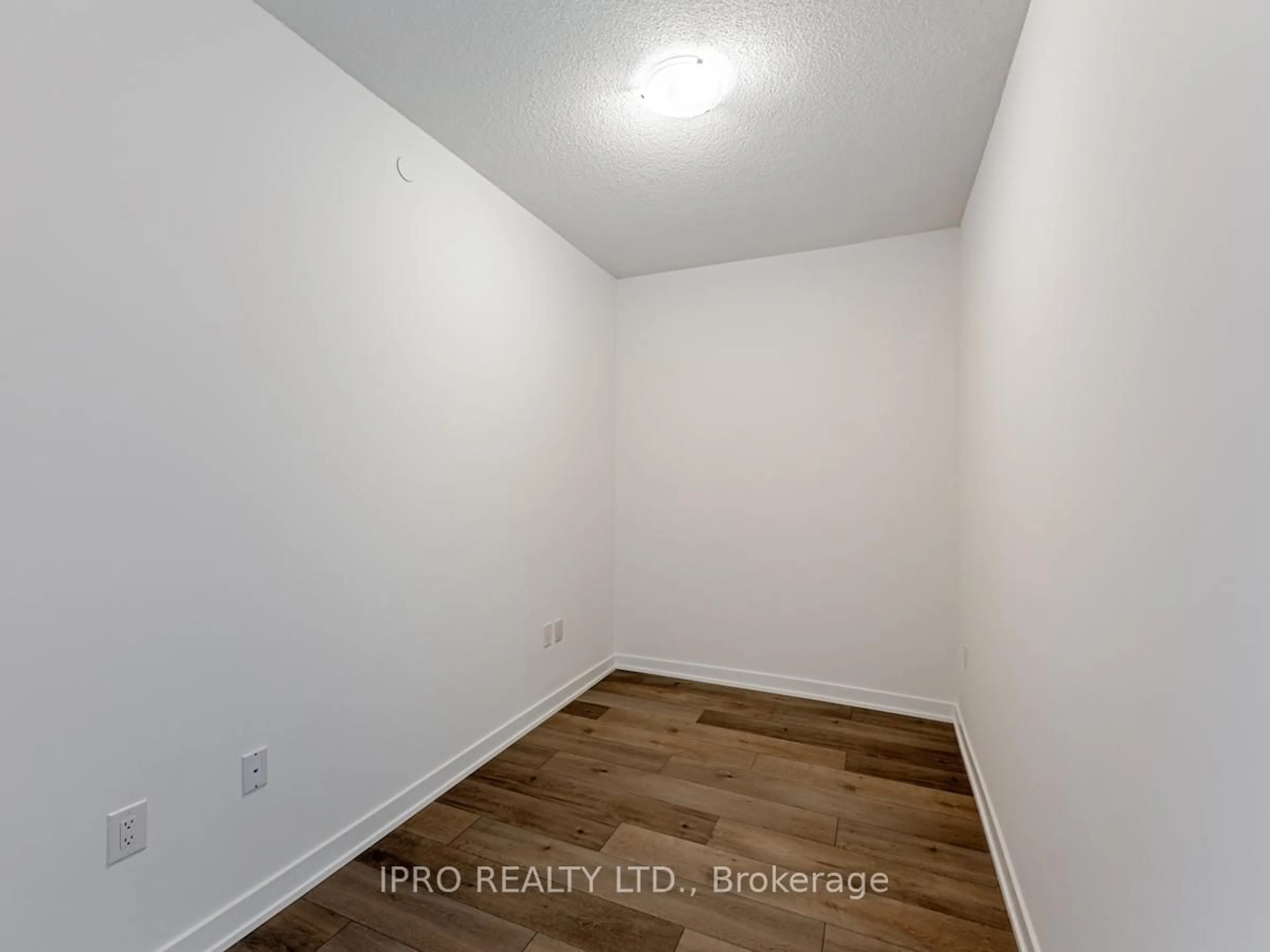 A pic of a room for 38 Honeycrisp Cres #1011, Vaughan Ontario L4K 5C3