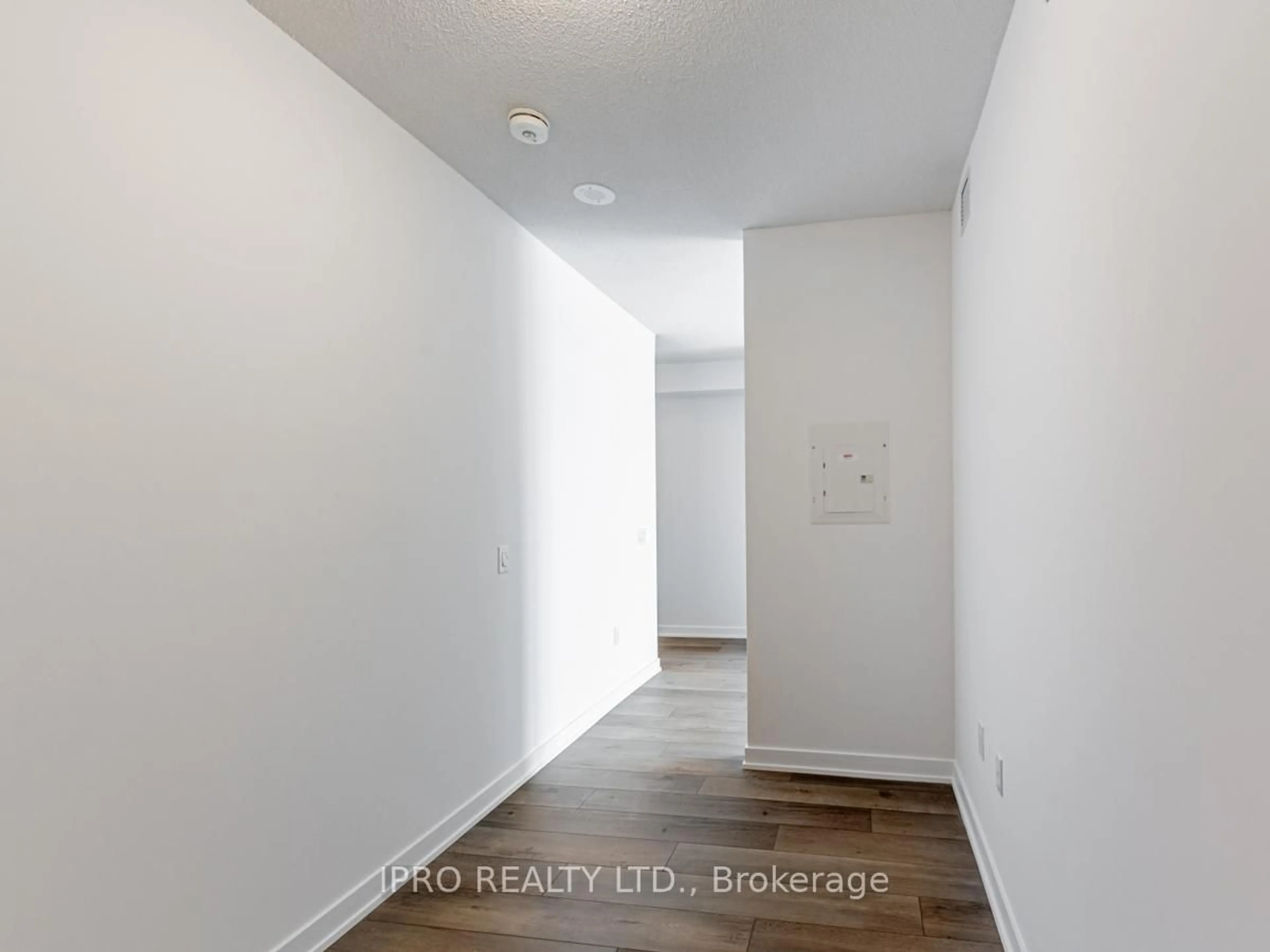 A pic of a room for 38 Honeycrisp Cres #1011, Vaughan Ontario L4K 5C3