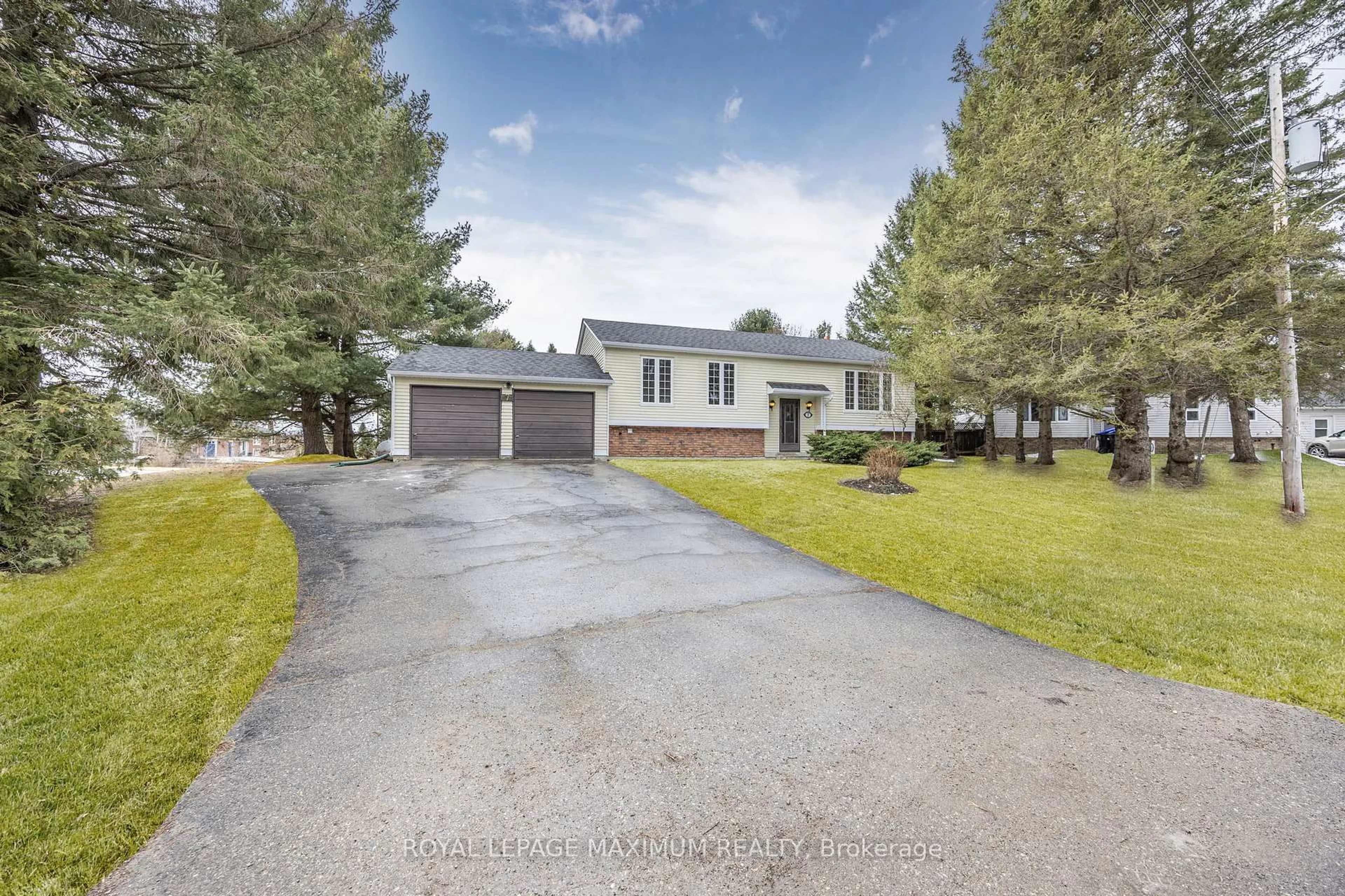 A pic from outside/outdoor area/front of a property/back of a property/a pic from drone, street for 7 Princess Dr, Adjala-Tosorontio Ontario L0M 1M0