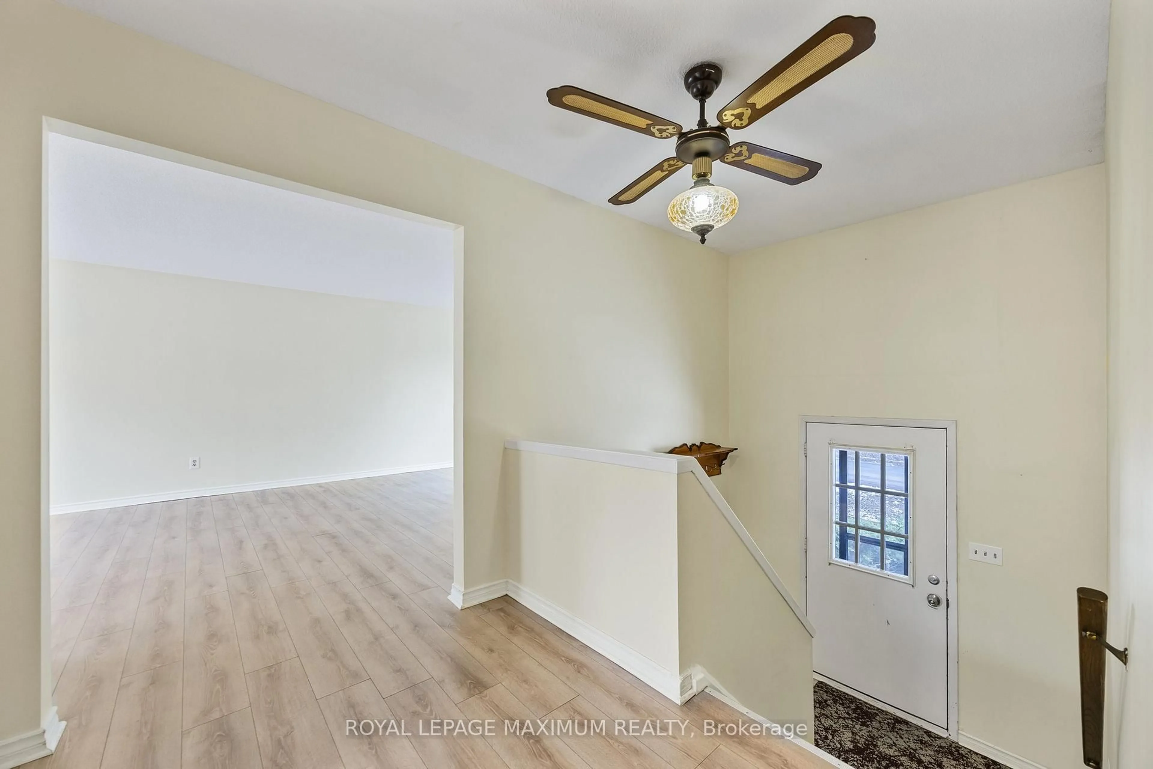 Indoor entryway for 7 Princess Dr, Adjala-Tosorontio Ontario L0M 1M0