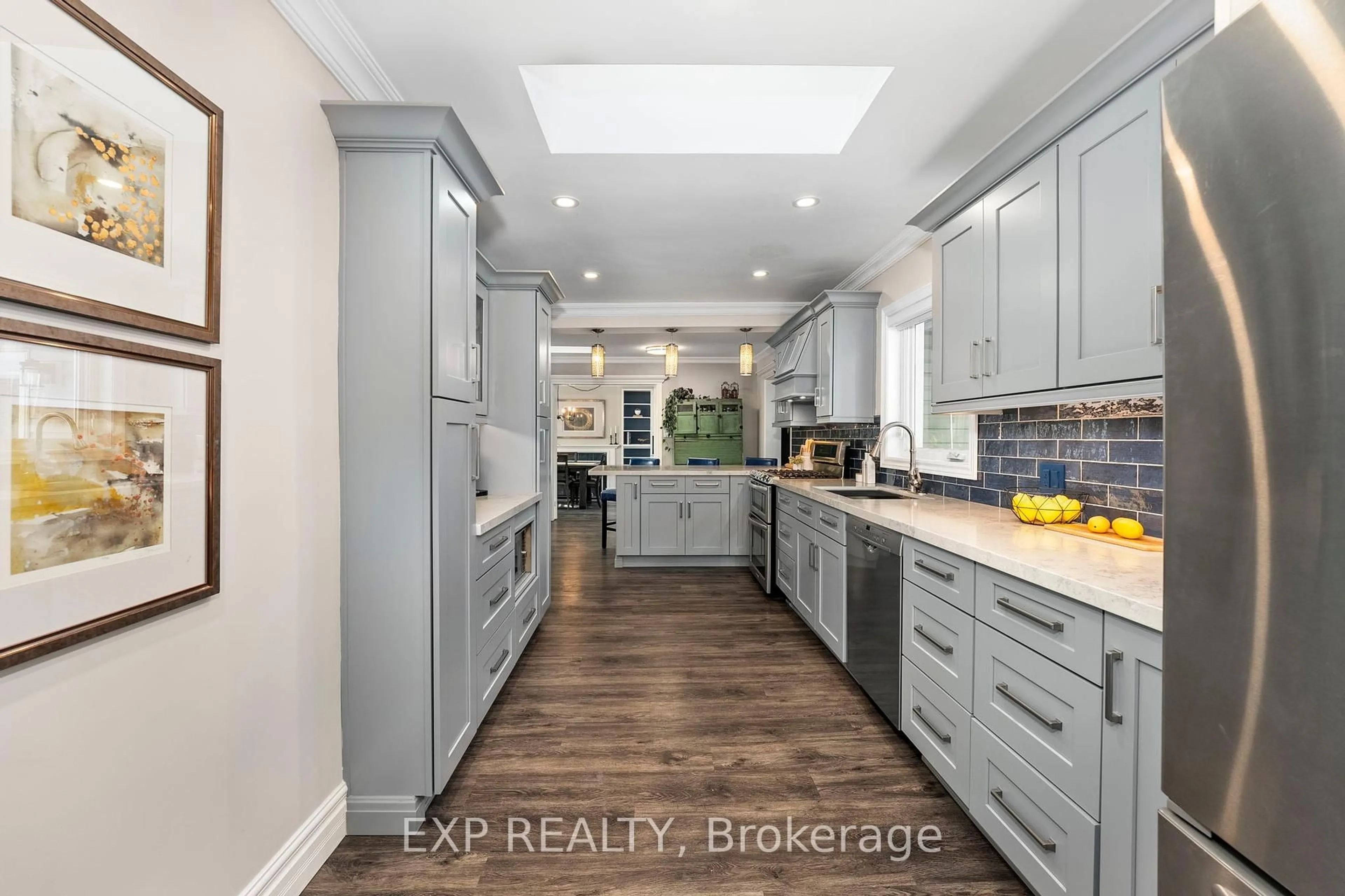 Open concept kitchen, ceramic/tile floor for 12 Golfview Cres, Georgina Ontario L0E 1R0
