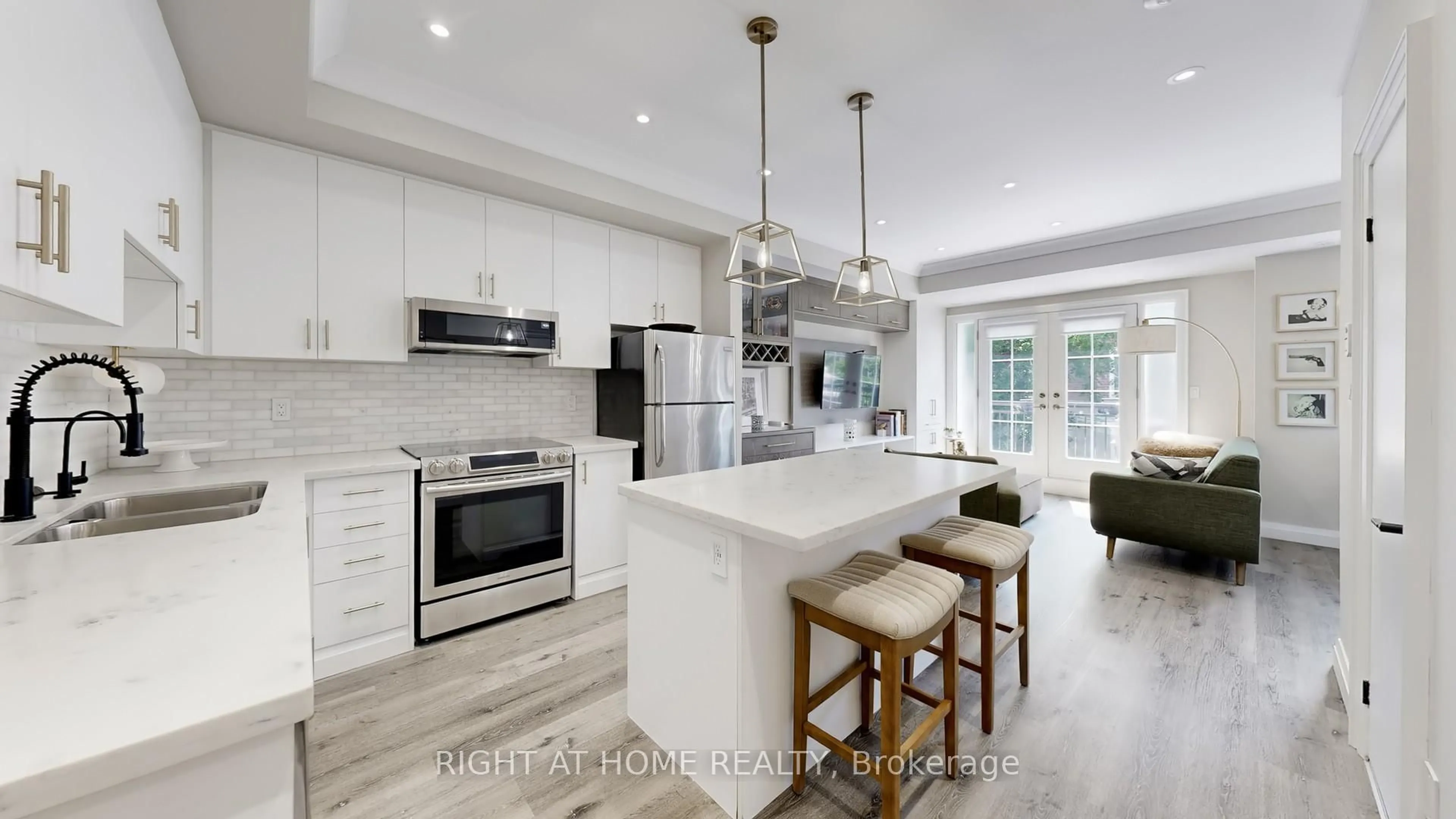 Open concept kitchen, ceramic/tile floor for 26 Bruce St #B14, Vaughan Ontario L4L 0H4