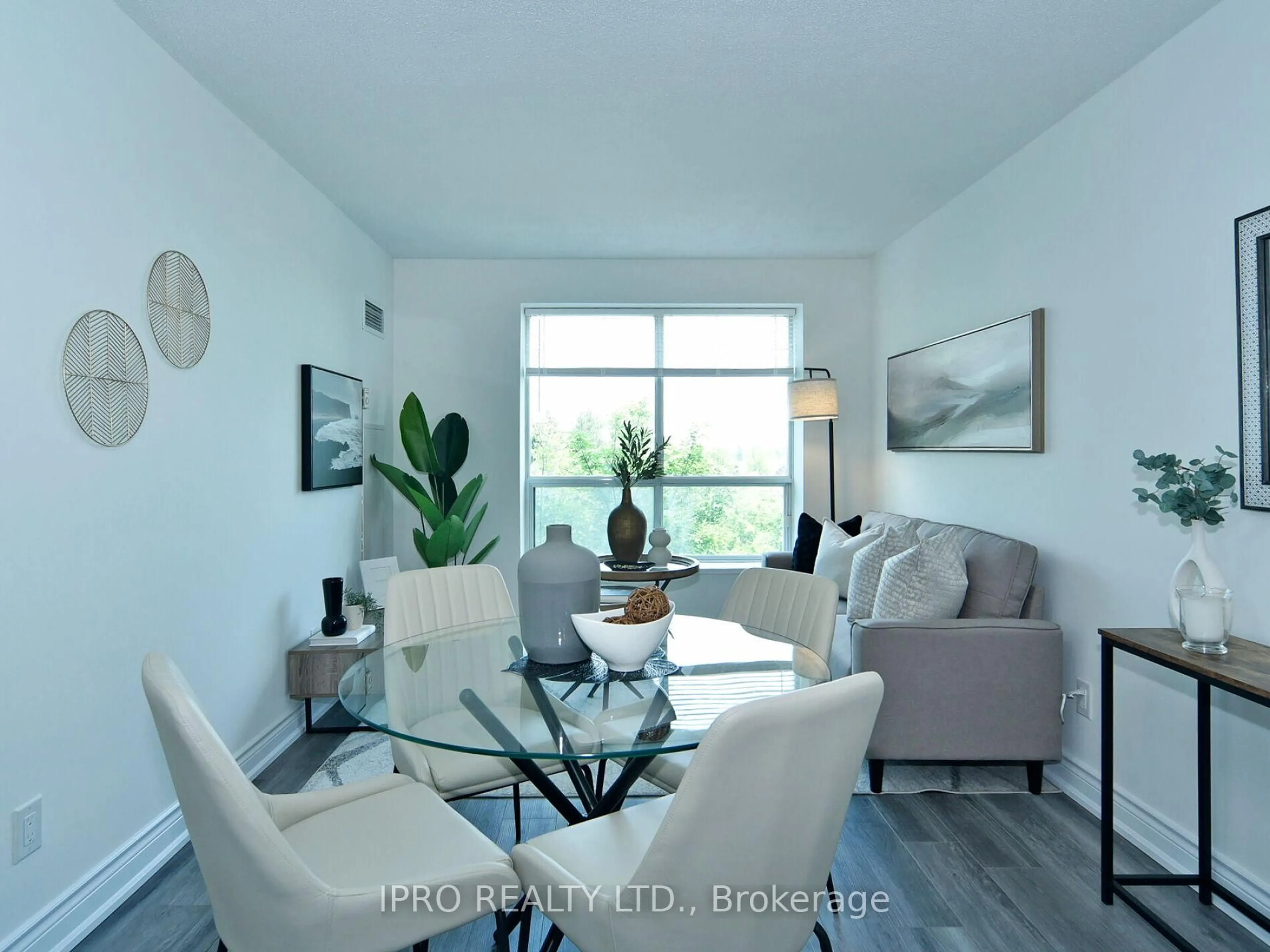 Living room with furniture, unknown for 51 Baffin Crt #501, Richmond Hill Ontario L4B 4P6