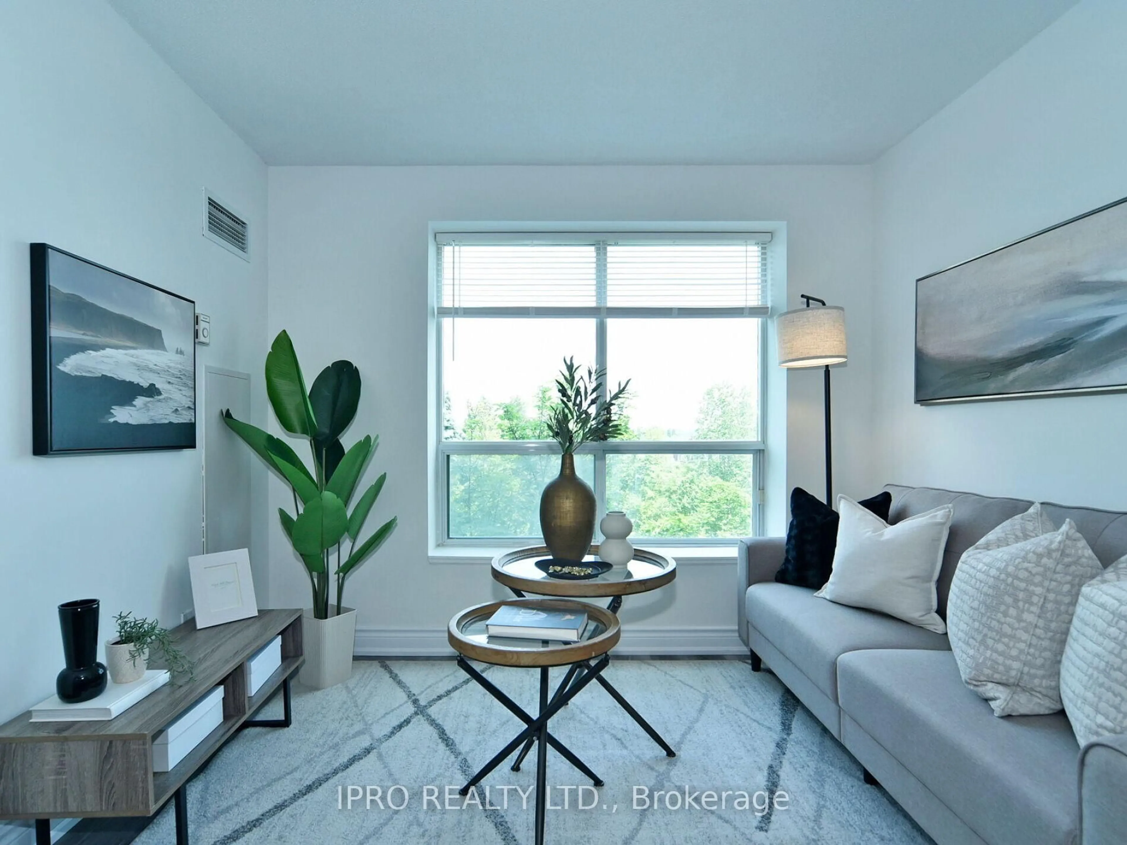 Living room with furniture, unknown for 51 Baffin Crt #501, Richmond Hill Ontario L4B 4P6