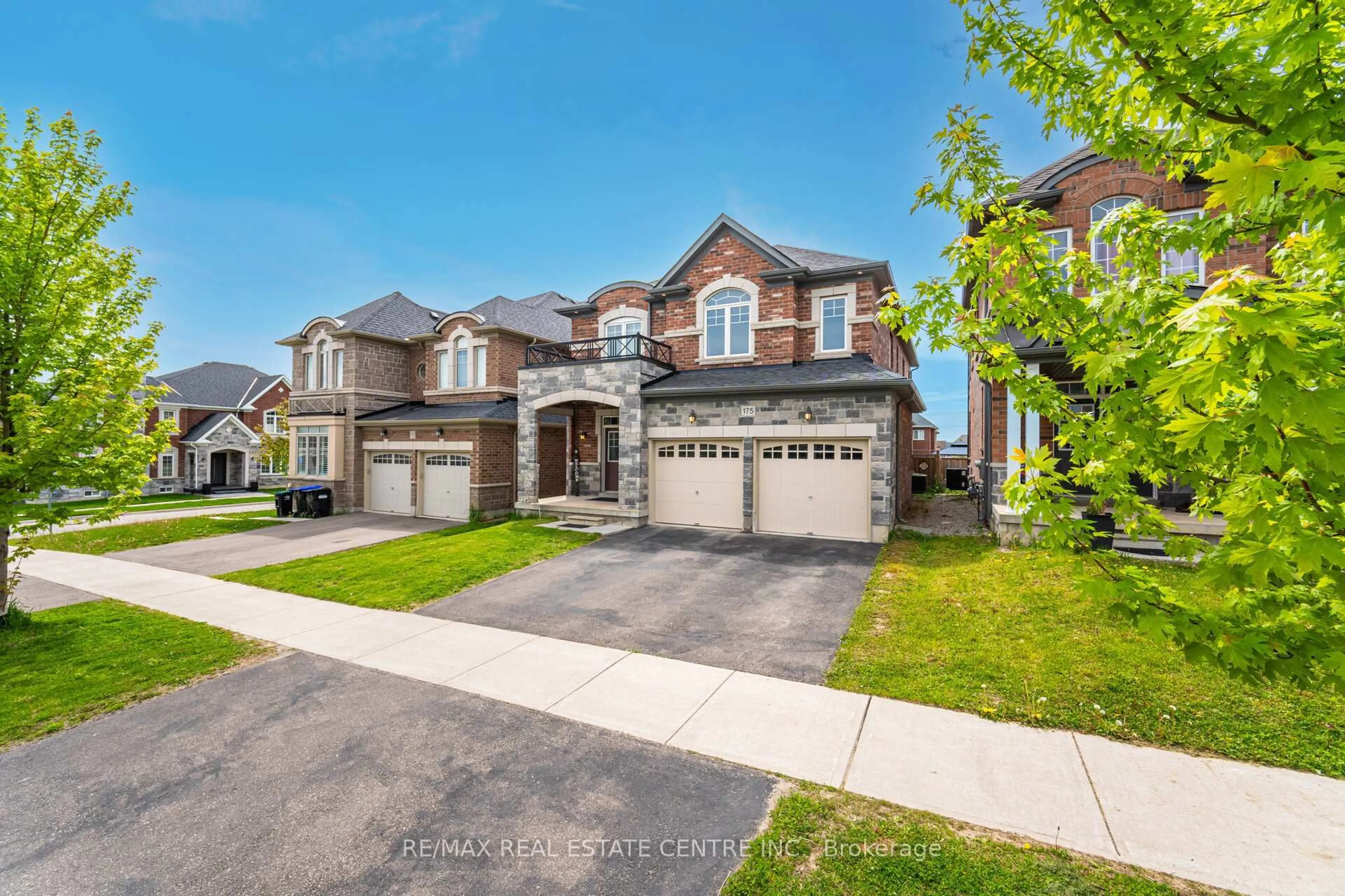Home with brick exterior material, street for 175 Barrow Ave, Bradford West Gwillimbury Ontario L3Z 2A6