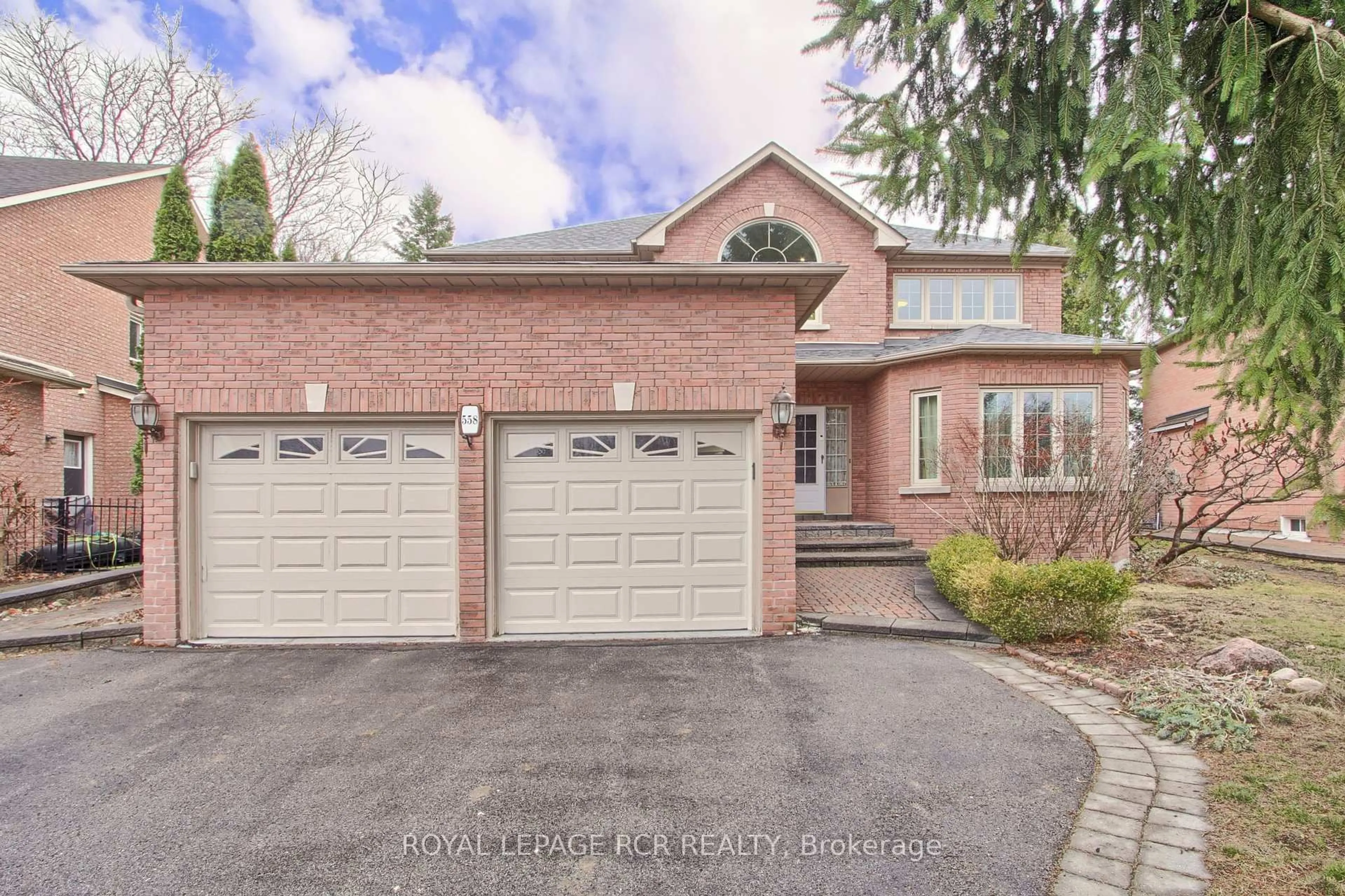 Home with brick exterior material, street for 558 Lyman Blvd, Newmarket Ontario L3X 1V8
