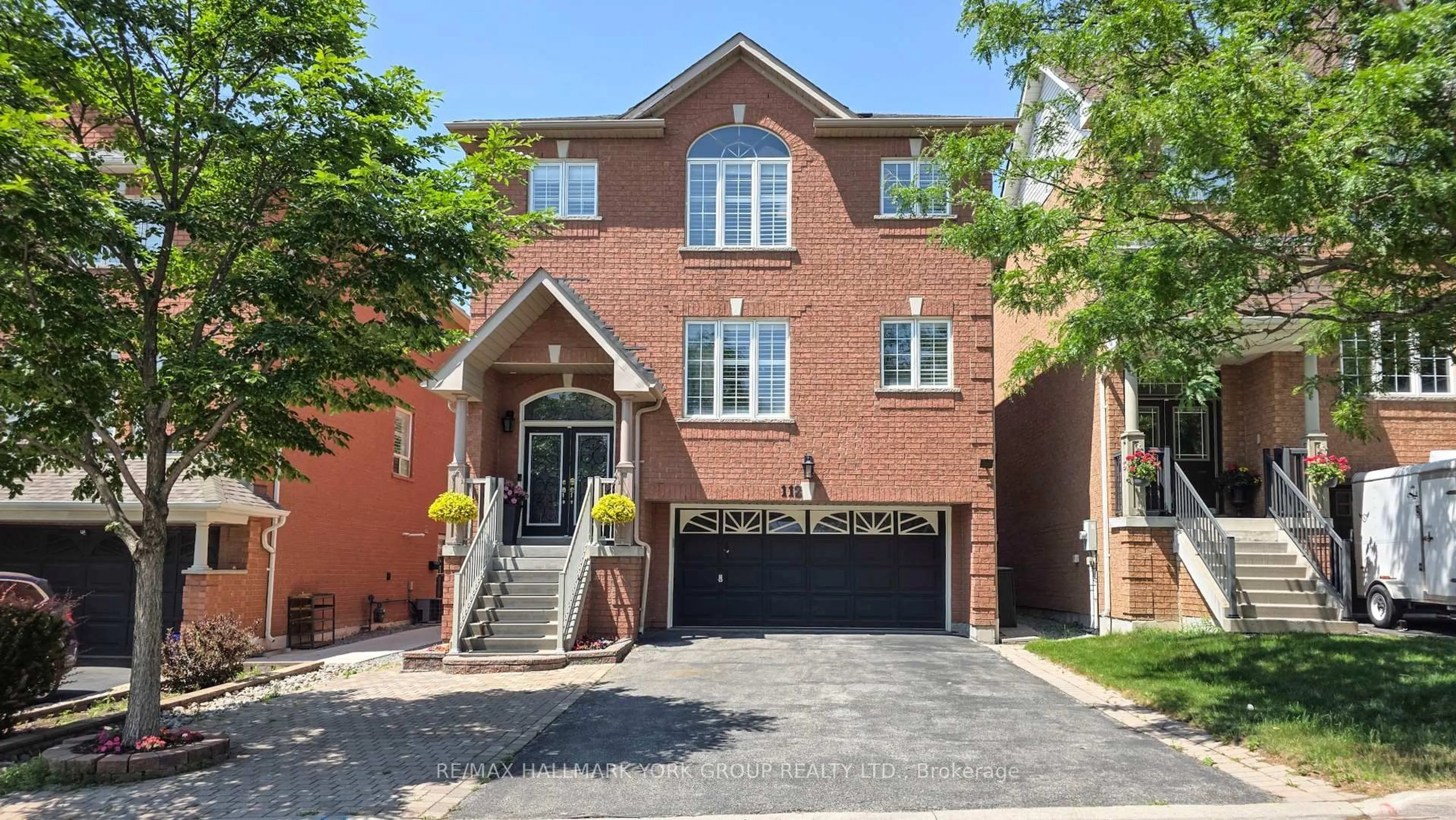 Home with brick exterior material, street for 112 Alfred Smith Way, Newmarket Ontario L3X 3B8