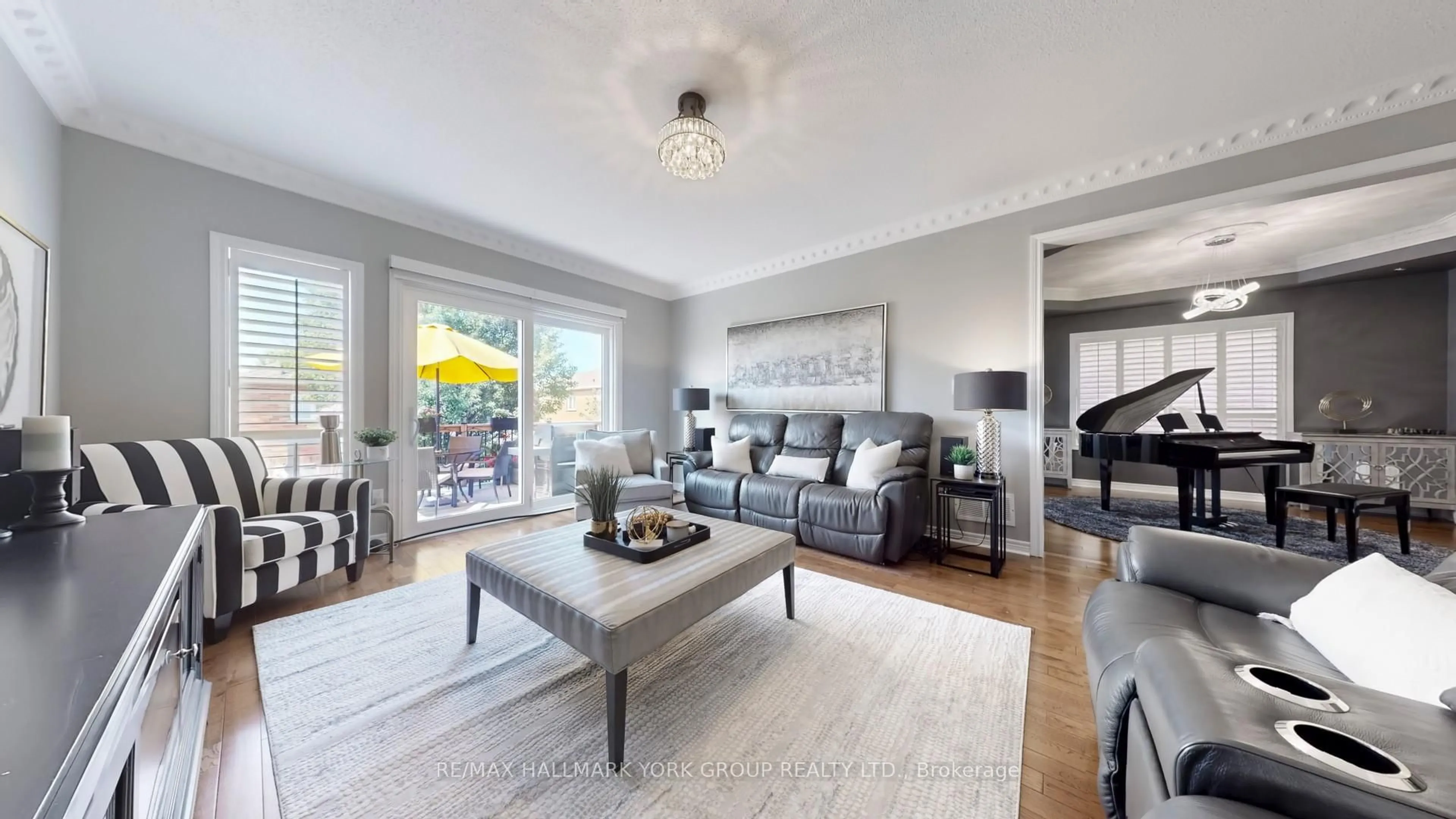 Living room with furniture, unknown for 112 Alfred Smith Way, Newmarket Ontario L3X 3B8